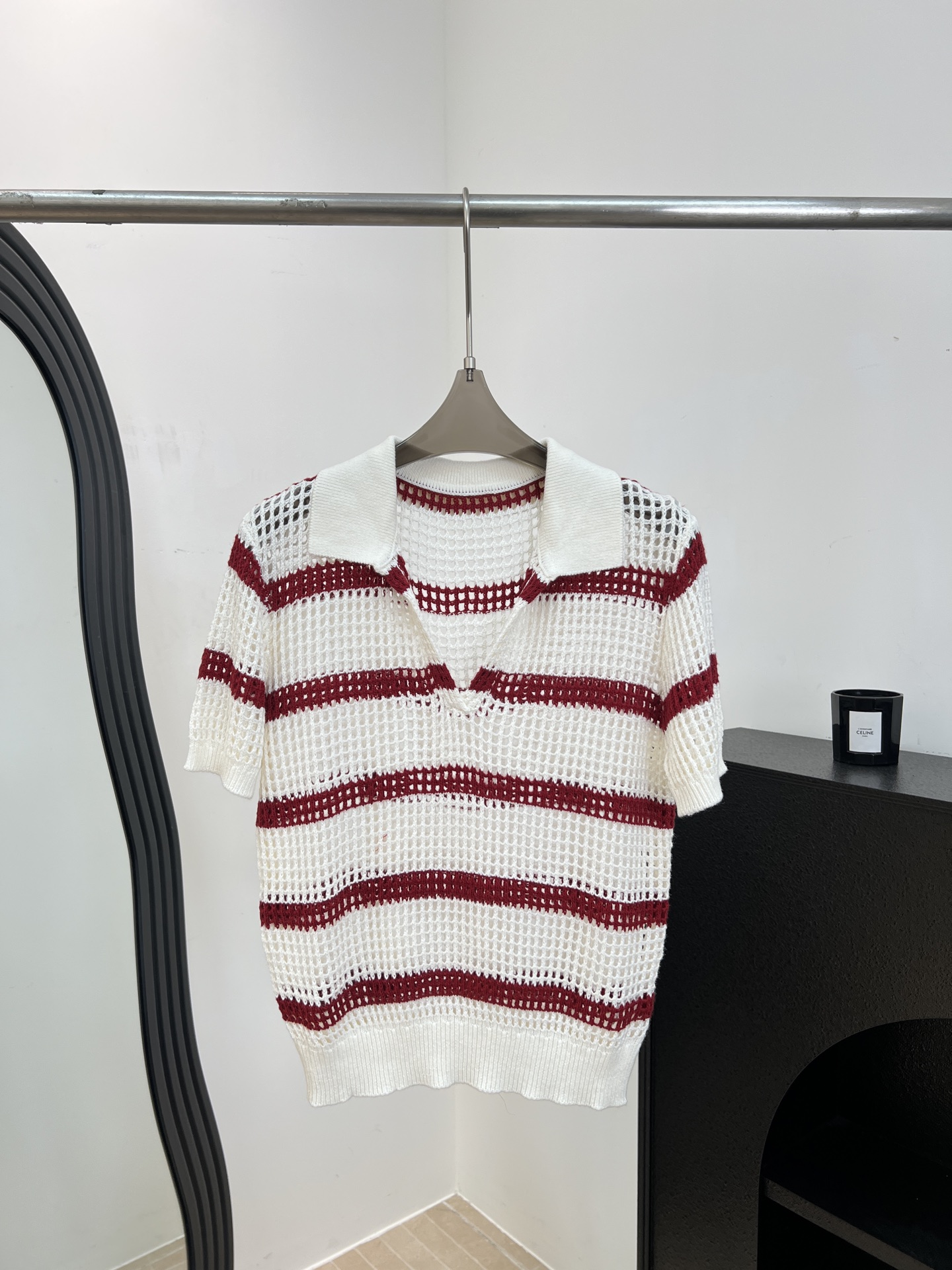 NO:842006,BC new spring and summer style red and white striped mesh sweater, striped classic and versatile, commuting, hollow mesh design, V-neck design, loose fit, size S M L,,19860909BC 春夏新款 红白条纹网眼针织衫、条纹经典百搭,通勤、镂空网眼设计、V领口设计、宽松版型 码数S M L,,,Women's clothing