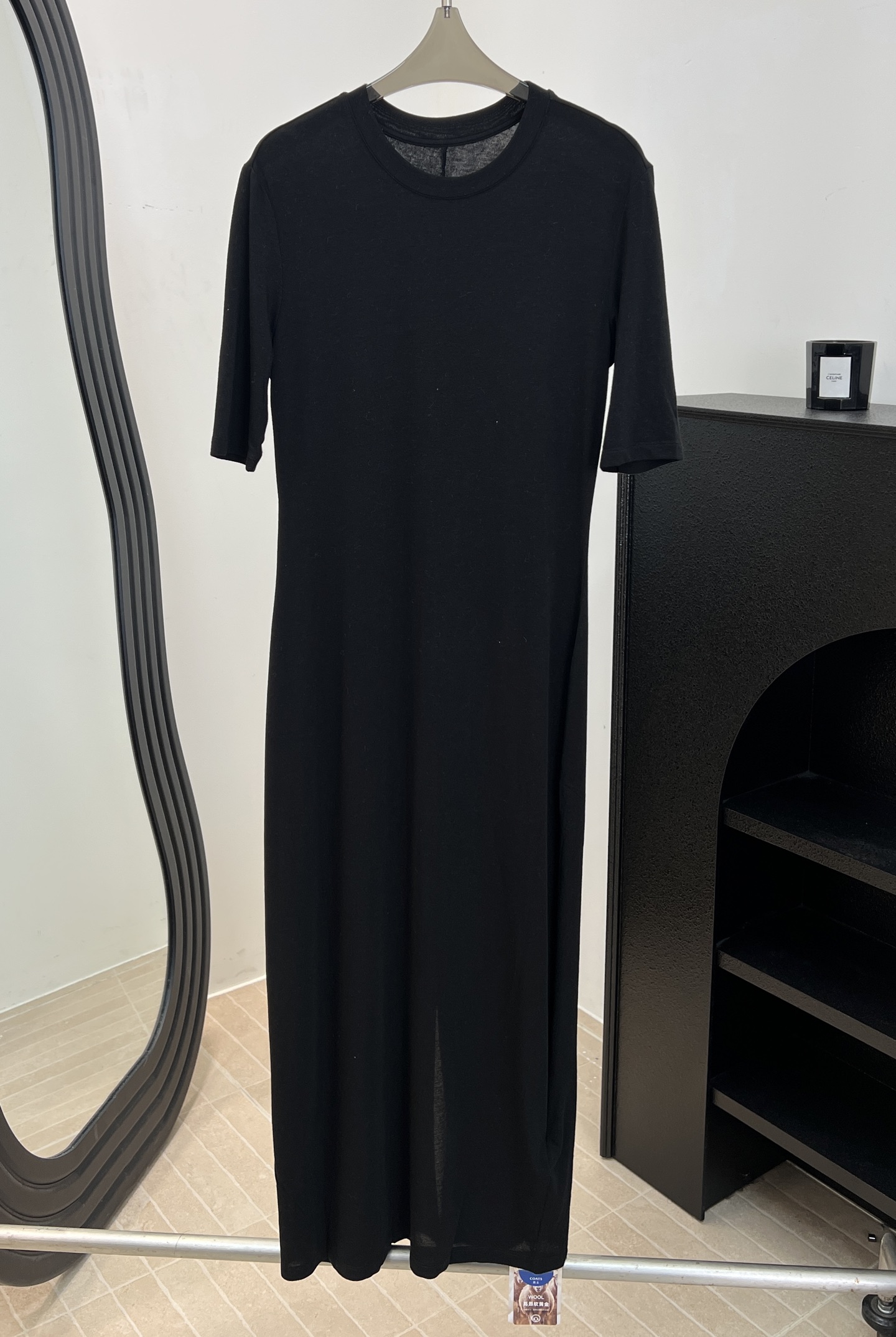 NO:842017,The Ro* spring and summer new style knitted long dress, mulberry silk blended fabric, the fabric is soft and skin-friendly, drapey and comfortable, the elastic fabric is slim and tolerant, loose fit, size S M L,,skirts,19860909The Ro* 春夏新款 针织长款连衣裙、桑蚕丝混纺面料、面料柔软亲肤垂坠感和舒适、弹性面料显瘦又包容身材、宽松版型 码数S M L,,skirts,,Women's clothing