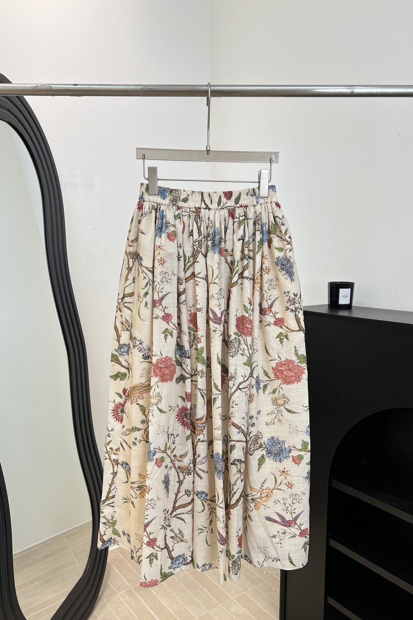 NO:844246,INTO THE EAS* Spring and summer new style, Huawushu series skirt, elastic waist pleated design, retro flower and bird tree print on the skirt, full of artistic sense of oriental plant atlas, strong drape, casual fit, size S M L,,skirts,19860909INTO THE EAS* 春夏新款 花乌树系列半裙、松紧腰捏褶设计、裙身复古花鸟树印花、东方植物图谱艺术感满满、垂坠感强、休闲版型 码数S M L,,skirts,,Women's clothing