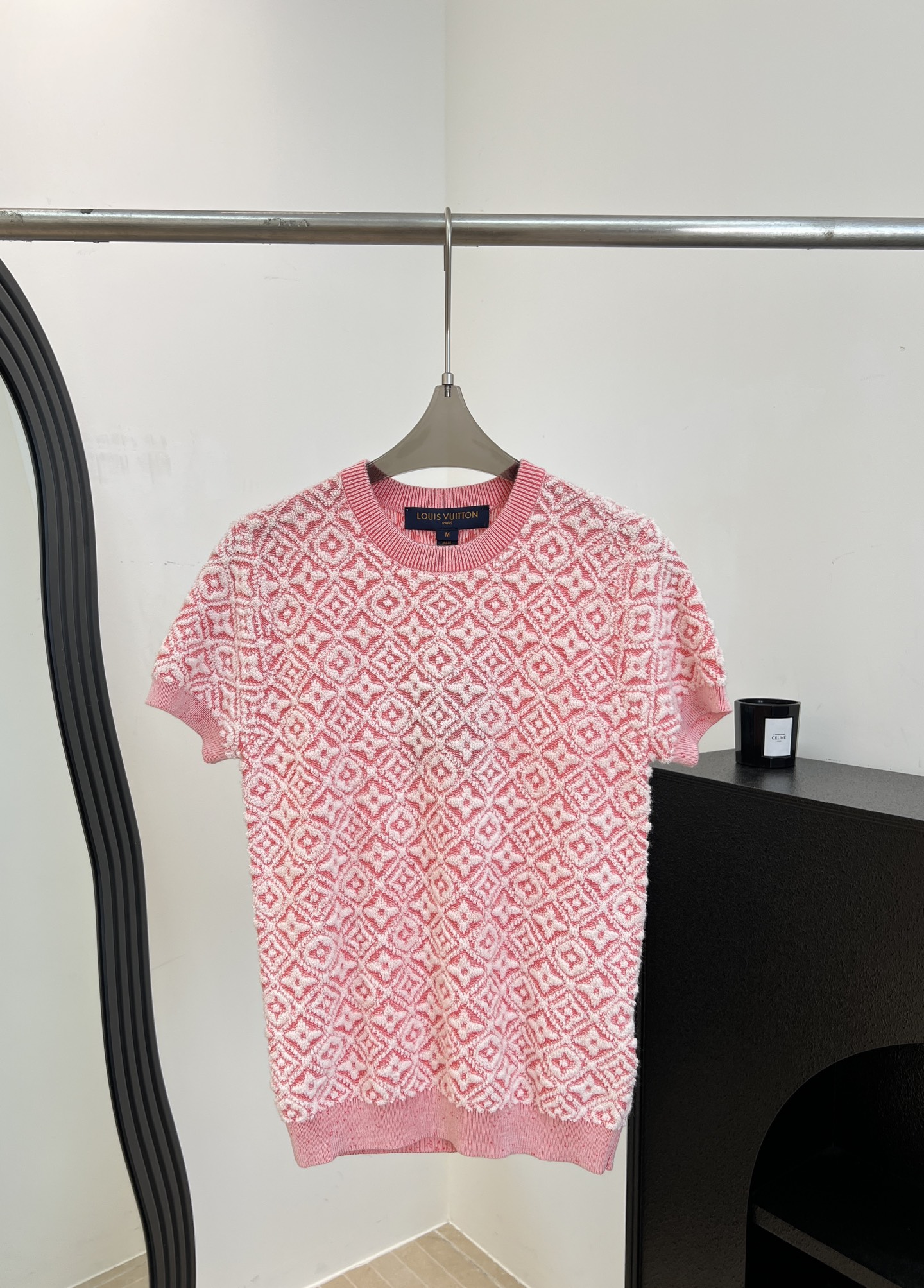 NO:844278,LouisVuitto* Louis spring and summer new style cotton presbyopic knitted short-sleeved, classic Monogram pattern + pink and white gradient, soft knitted fabric breathable and comfortable, round neck short-sleeved design, casual fit, size S M L,, louis vuitton, louis vuitton, T-shirt,19860909LouisVuitto* 路易 春夏新款 棉质老花针织短袖、经典Monogram图案+粉白渐变、柔软针织面料透气又舒适、圆领短袖设计、休闲版型 码数S M L,,louis vuitton,louis vuitton,T-shirt,,Women's clothing