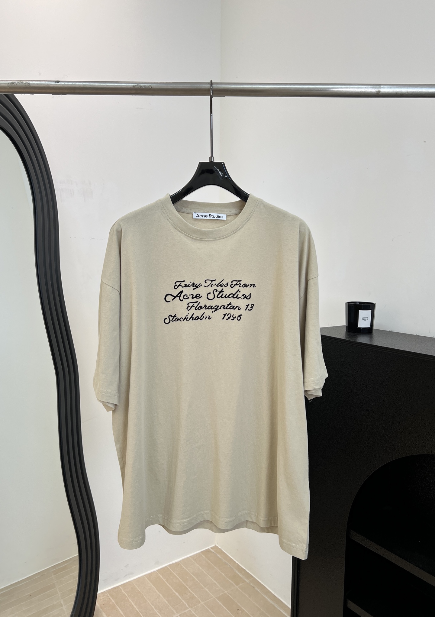 NO:898864,Acne Studio* new spring and summer style handwritten printed T-shirt, pure cotton material is soft and breathable, 'FairyTales From Acne Studios' handwritten flocked letters on the chest, loose fit, size S M L,,acne studios,dior,tees,t-shirt,19860909Acne Studio* 春夏新款 手写体印花T恤、纯棉材质柔软透气、胸前“FairyTales From Acne Studios”手写体植绒字母、宽松版型 码数S M L,,acne studios,dior,tees，t-shirt,,Women's clothing