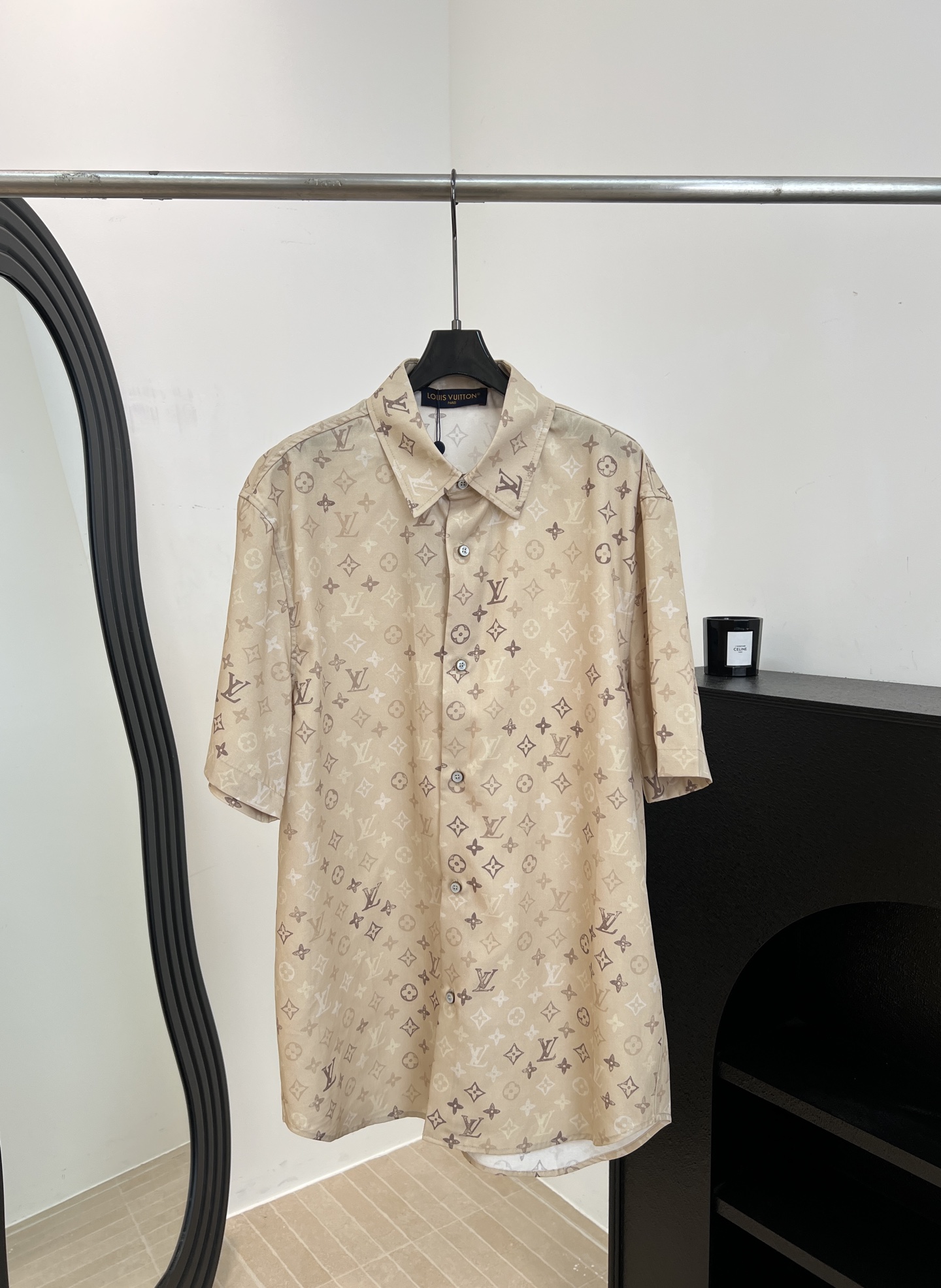 NO:905994,Men's LouisVuitto* Louis new spring and summer camouflage printed short-sleeved shirt, cotton and linen blended fabric, light and breathable, full-print classic Monogram pattern, loose fit, size S M L XL,, louis vuitton, louis vuitton, shirts, T-shirt,19860909男款LouisVuitto* 路易 春夏新款 迷彩印花短袖衬衫、棉麻混纺面料、轻薄透气 满印经典Monogram图案、宽松版型 码数S M L XL,,louis vuitton,louis vuitton,shirts,T-shirt,,Women's clothing