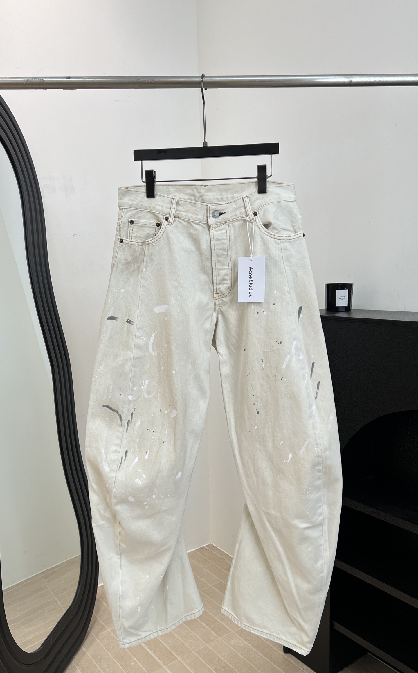NO:844961,Acne Studio* Spring and Summer New Style Distressed Scimitar Jeans with Ink Splash, Made of Pure Cotton, Distressed to Present a Retro Faded Texture, Painted Spots with Hand-splashed Ink Effect, Loose Fit, Unisex Style, Size 29/30/31/32/33,,acne studios,dior,jeans,19860909Acne Studio* 春夏新款 泼墨做旧弯刀牛仔裤、采用纯棉材质、做旧处理呈现出复古褪色的质感、手工泼墨效果的彩绘斑点、宽松版型、男女同款 码数29/30/31/32/33,,acne studios,dior,jeans,,Women's clothing