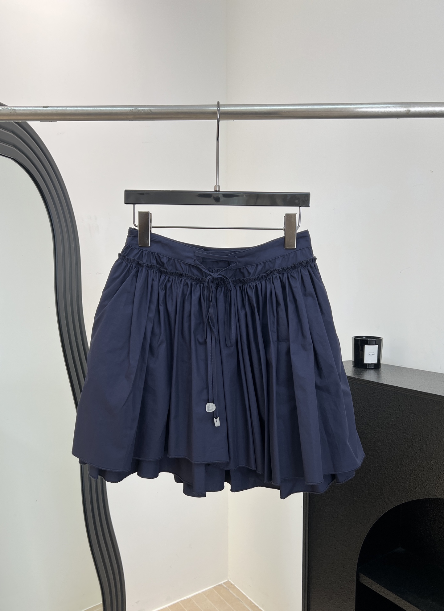 NO:844966,Loew* new spring and summer style cotton puffy skirt, made of lightweight and breathable cotton poplin, layered A-line version, fluffy but not bulky drawstring waist design, modified waistline and easy to adjust, casual fit size S M L,,loewe,skirts,19860909Loew* 春夏新款 棉质蓬蓬半裙、采用轻盈透气棉府绸、分层A字版型、蓬松不臃肿抽绳收腰设计、修饰腰线又方便调节、休闲版型 码数S M L,,loewe,skirts,,Women's clothing
