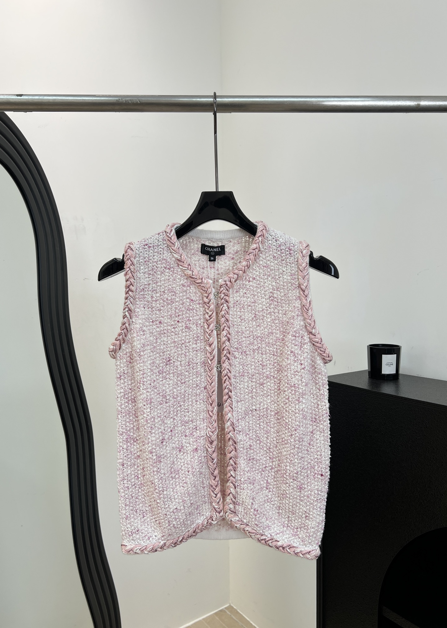 NO:862474,Chane* Spring and Summer New Style Classic tweed vest, colorful blended material, soft and textured woven texture, edge woven details + metal buttons, sleeveless design, casual fit Size S M L,,chanel,19860909Chane* 春夏新款 经典粗花呢马甲、彩色系混纺材质、柔软有质感编织纹理、边缘编织细节+金属纽扣、无袖设计、休闲版型 码数S M L,,chanel,,Women's clothing