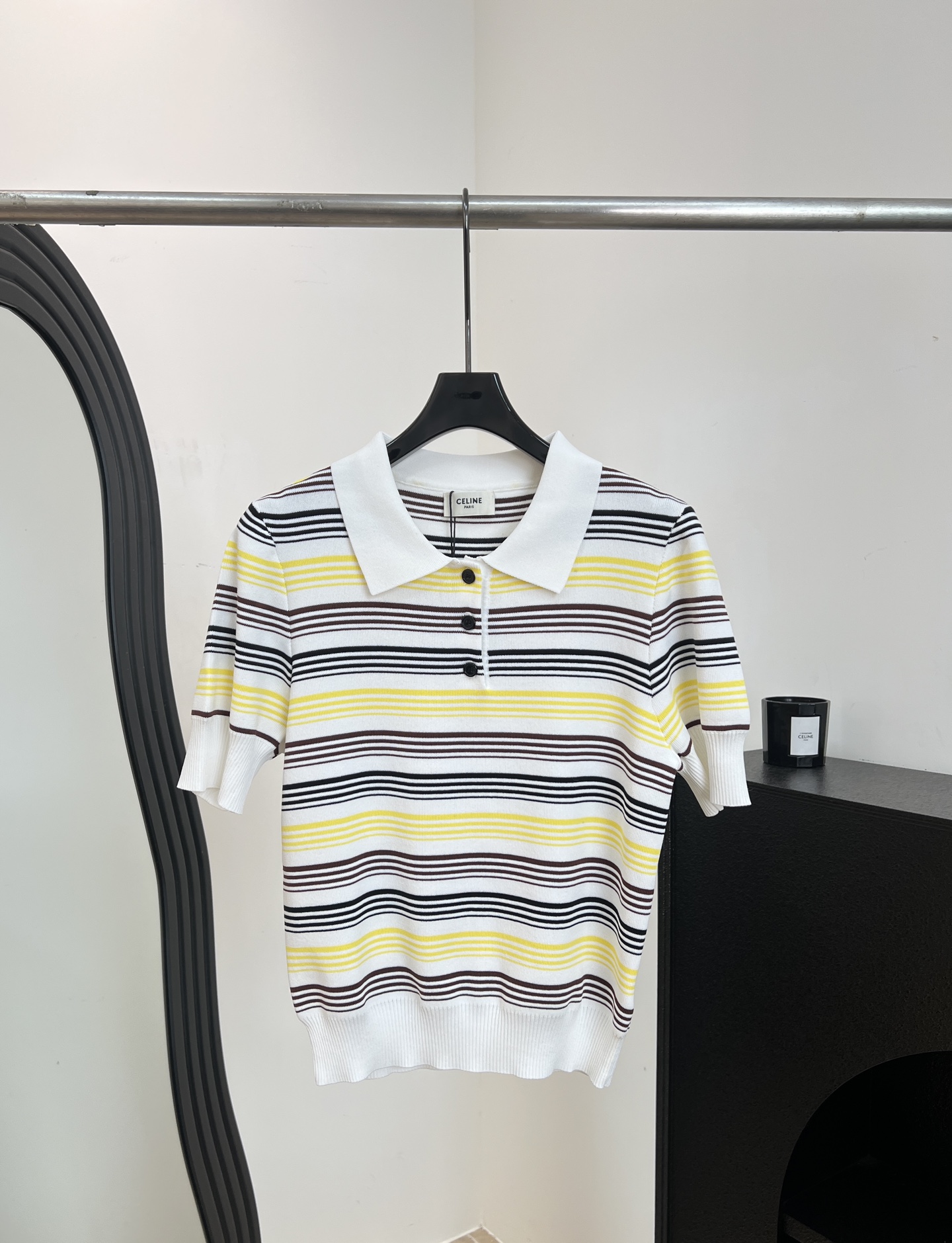 NO:862564,Celin* new spring and summer striped POLO sweater, Tencel blended material is soft and comfortable, white POLO collar + yellow and black and white stripes, three-button design, casual fit, size S M L,,celine,19860909Celin* 春夏新款 条纹POLO针织衫、天丝混纺材质柔软舒适、白色POLO领+黄黑白条纹、三颗纽扣设计、休闲版型 码数S M L,,celine,,Women's clothing