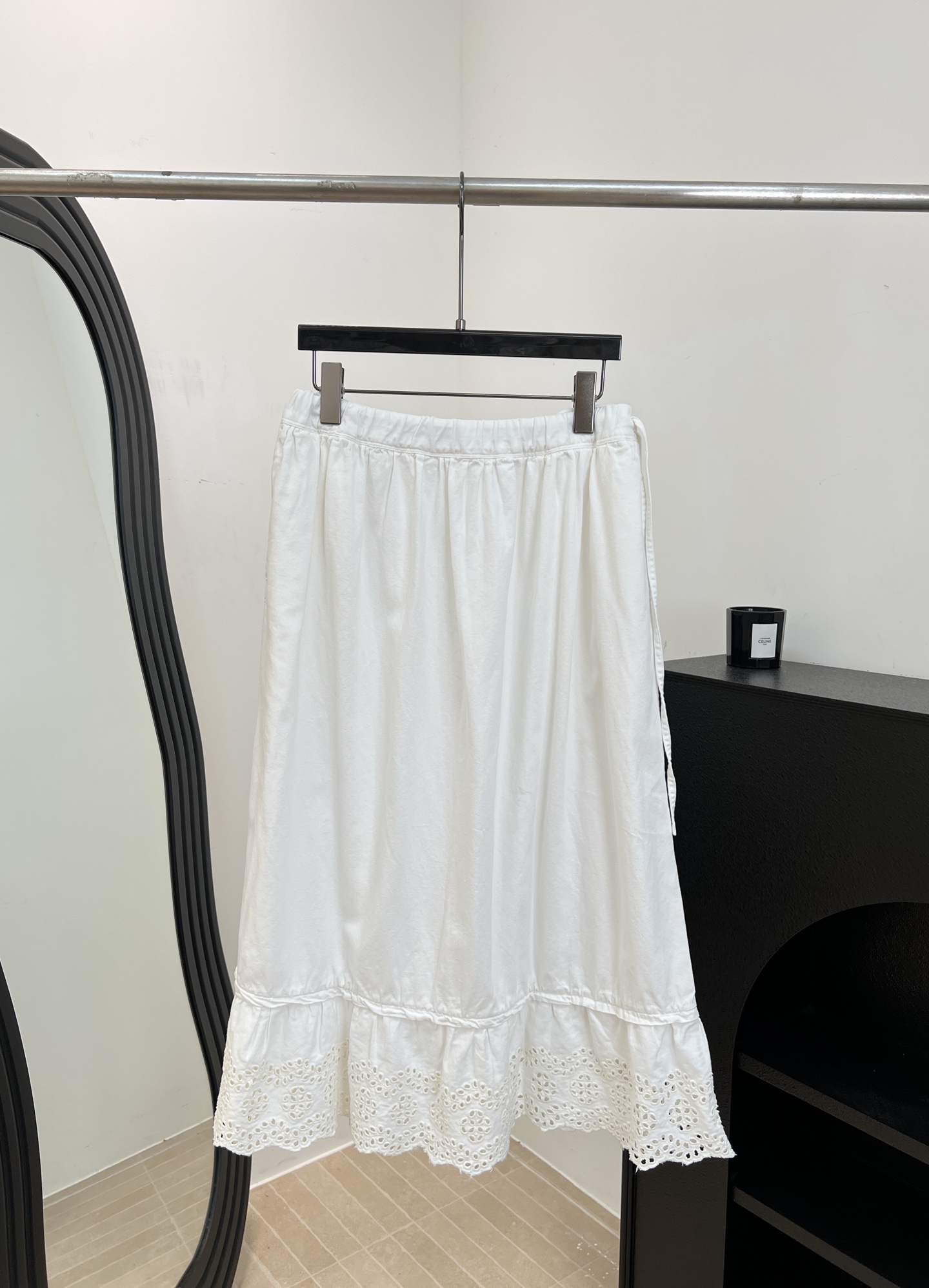 NO:924383,45R Early Autumn New Style Hollow Embroidered Skirt, Made of Imported Oxford Cotton, Soft, Breathable and Stiff, A-line Style + Elastic Waist, Super Exquisite Hollow Embroidered Lace on the Skirt, Mid-Length Design, One Size Fits All,,skirts,1986090945R 早秋新款 镂空刺绣半身裙、采用进口牛津棉、柔软透气又挺括、A字版型+松紧腰、裙摆镂空刺绣花边超精致、中长款设计 均码,,skirts,,Women's clothing