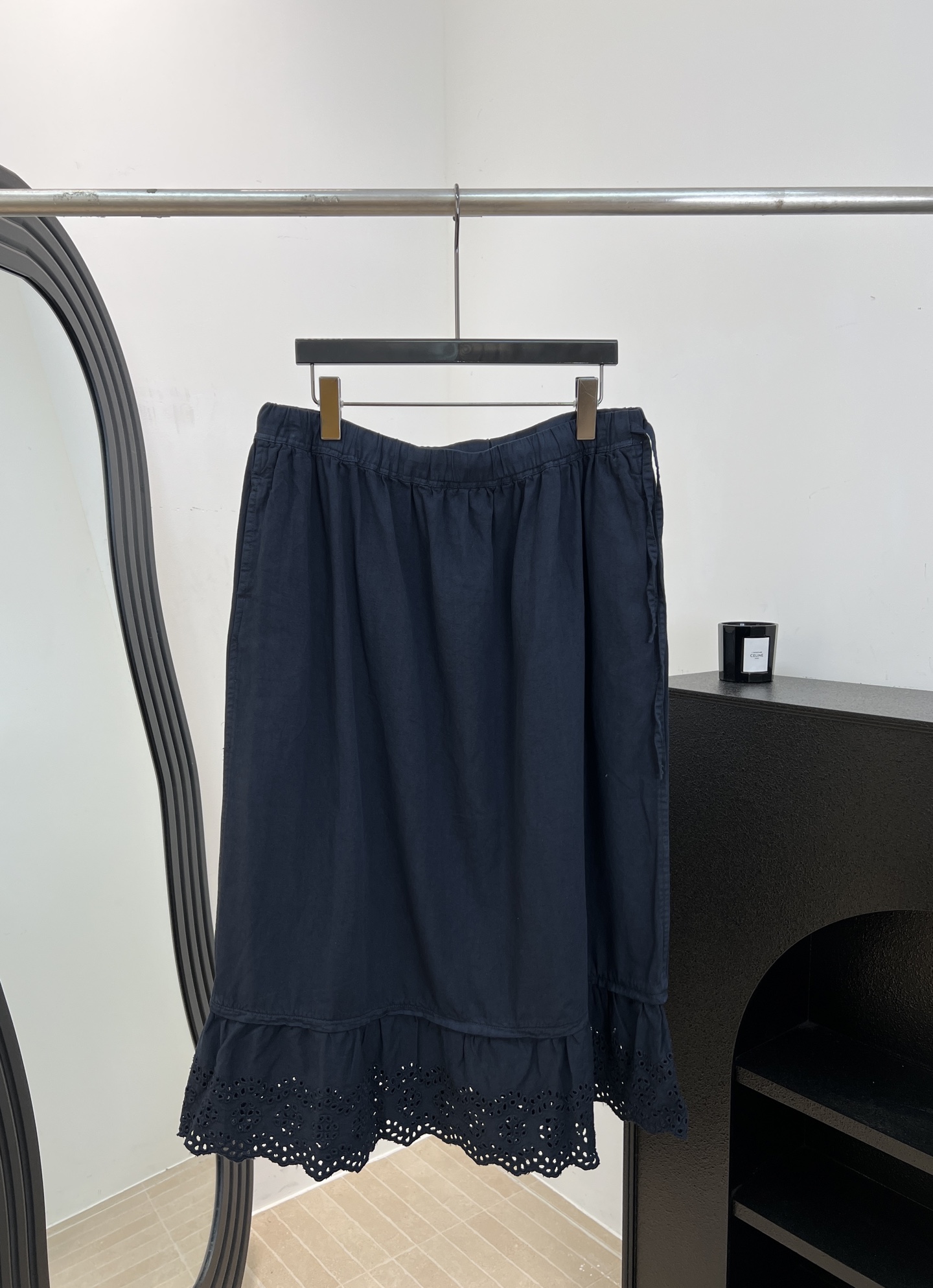 NO:867937,45R Early Autumn New Style Hollow Embroidered Skirt, Made of Imported Oxford Cotton, Soft, Breathable and Stiff, A-line Style + Elastic Waist, Super Exquisite Hollow Embroidered Lace on the Skirt, Mid-Length Design, One Size Fits All,,skirts,1986090945R 早秋新款 镂空刺绣半身裙、采用进口牛津棉、柔软透气又挺括、A字版型+松紧腰、裙摆镂空刺绣花边超精致、中长款设计 均码,,skirts,,Women's clothing