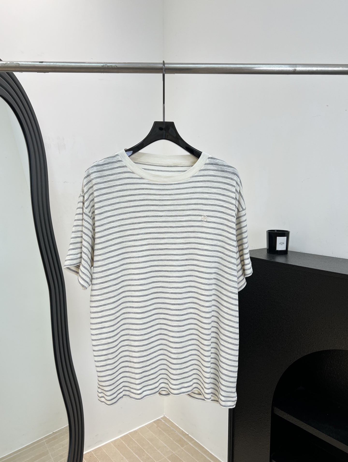 NO:871345,Anine Bin* new spring and summer style, round neck striped translucent short-sleeved T-shirt, made of soft and breathable snowflake cotton, off-white + light gray pinstripes, simple and versatile, natural hanging hem, casual fit, size S M L,, T-shirt, tees, t-shirt,19860909Anine Bin* 春夏新款 圆领条纹半透明短袖T恤、采用柔软透气的雪花棉、米白+浅灰细条纹简约百搭、下摆自然垂坠、休闲版型 码数S M L,,T-shirt,tees，t-shirt,,Women's clothing