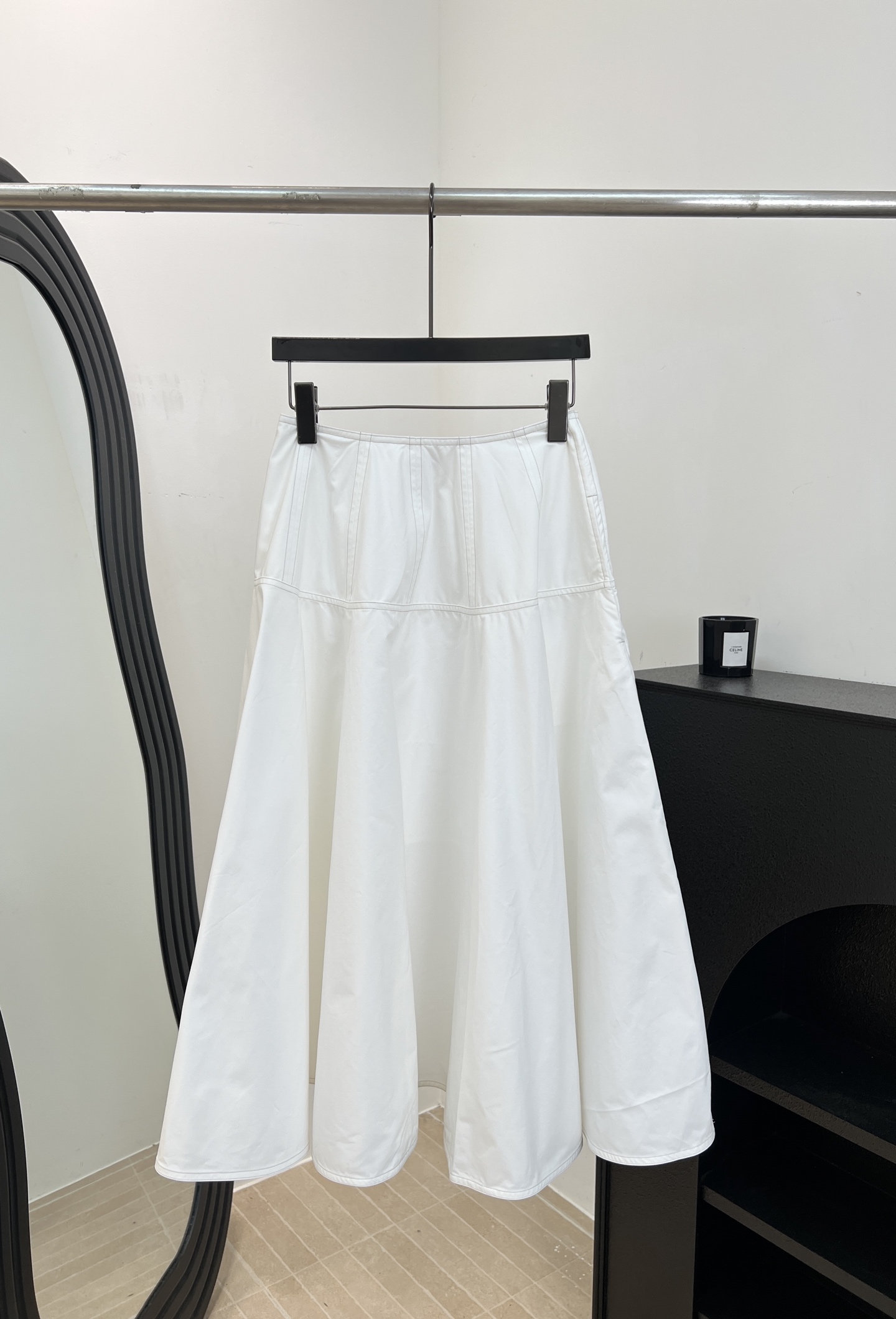 NO:872409,TOD'S new spring and summer style, white spliced ​​umbrella skirt, cotton fabric with good breathability, typical A-line silhouette, elasticated waist, modified hip width and leg lines, casual fit, size S M L XL,,Tod's,skirts,19860909TOD'S 春夏新款 白色拼接伞裙、棉质面料透气性好、典型的A字廓形、腰部采用松紧设计、修饰胯宽和腿部线条、休闲版型 码数S M L XL,,Tod's,skirts,,Women's clothing