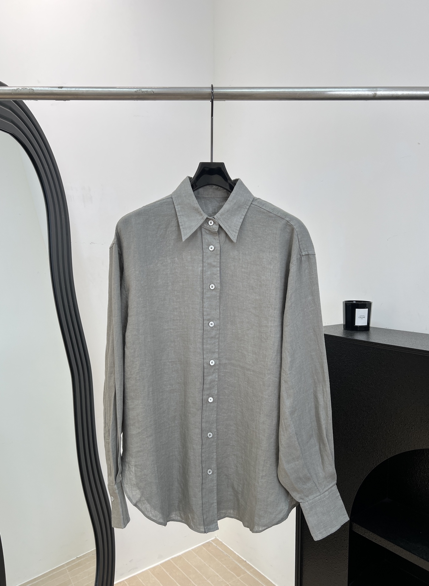 NO:872398,BC spring and summer new linen long-sleeved shirt, dark gray linen fabric, simple lapel + white buttons, also has natural texture, casual fit, size S M L,, shirts,19860909BC 春夏新款 亚麻长袖衬衫、深灰亚麻面料、简约翻领+白色纽扣、还自带自然肌理感、休闲版型 码数S M L,,shirts,,Women's clothing