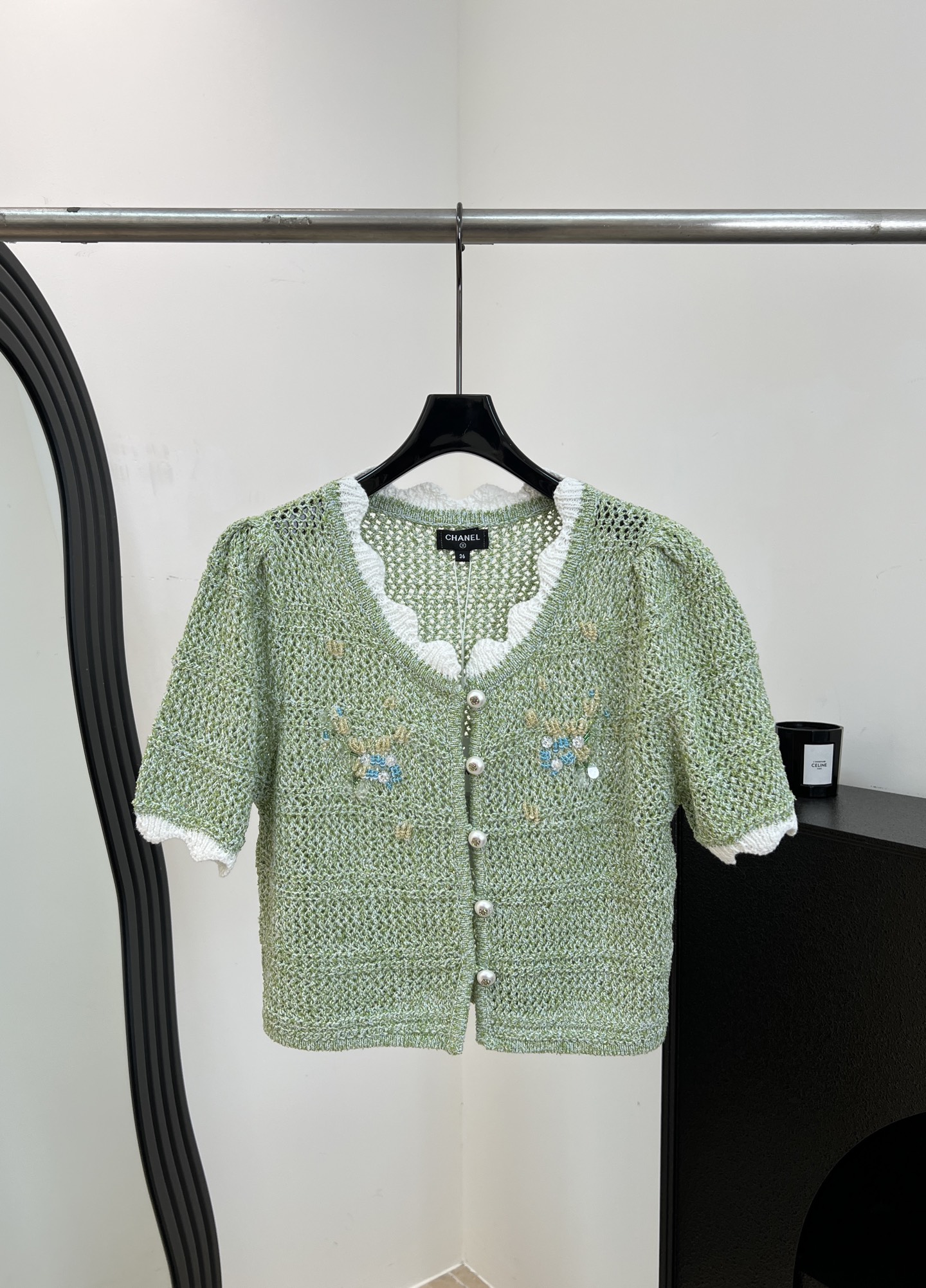 NO:878006,Chane* new spring and summer style lace color-blocked knitted cardigan, light green main color + white lace, soft wool blended knitted fabric, super layered lace on cuffs and hem, hand-woven flower pattern on the chest, casual fit, size S M L,,chanel,19860909Chane* 春夏新款 花边拼色针织开衫、浅绿色主色+白色花边、柔软羊毛混纺针织面料、袖口和衣摆花边超有层次感、胸前手工编织花朵图案、休闲版型 码数S M L,,chanel,,Women's clothing