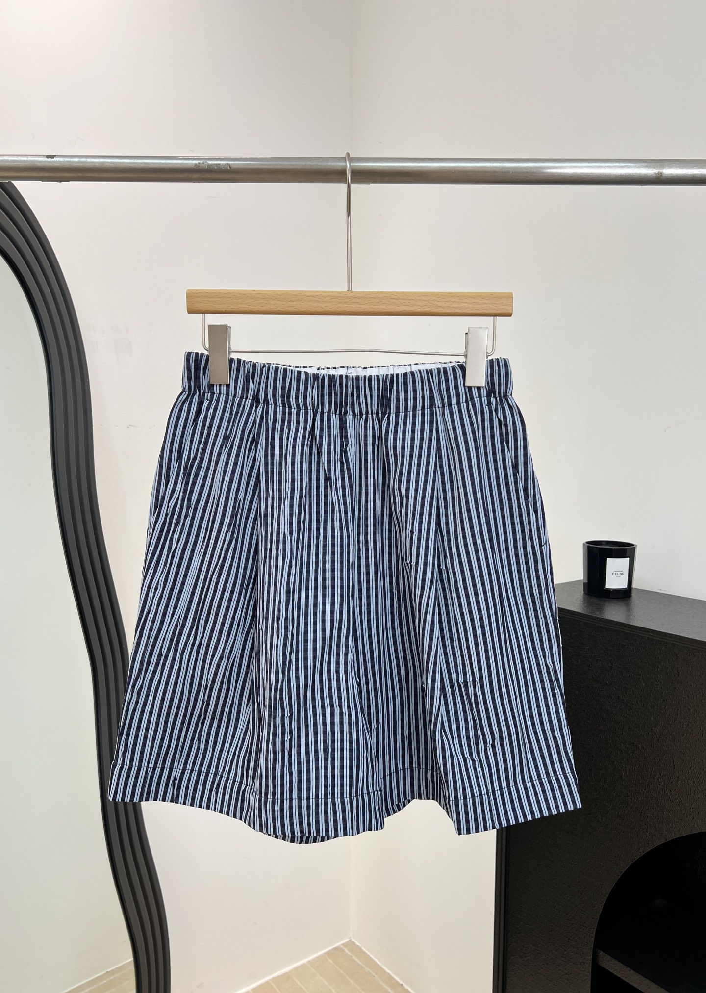 NO:878008,Niche brand spring and summer new style black and white plaid A-line shorts, made of cotton blended fabric, soft and breathable, elastic waist + drawstring design, A-line wide-leg version slimming and covering the flesh, size S M L XL,, shorts,19860909小众品牌 春夏新款 黑白格纹A字短裤、采用棉质混纺面料、柔软透气、松紧腰+抽绳设计、A字阔腿版型显瘦又遮肉 码数S M L XL,,shorts,,Women's clothing