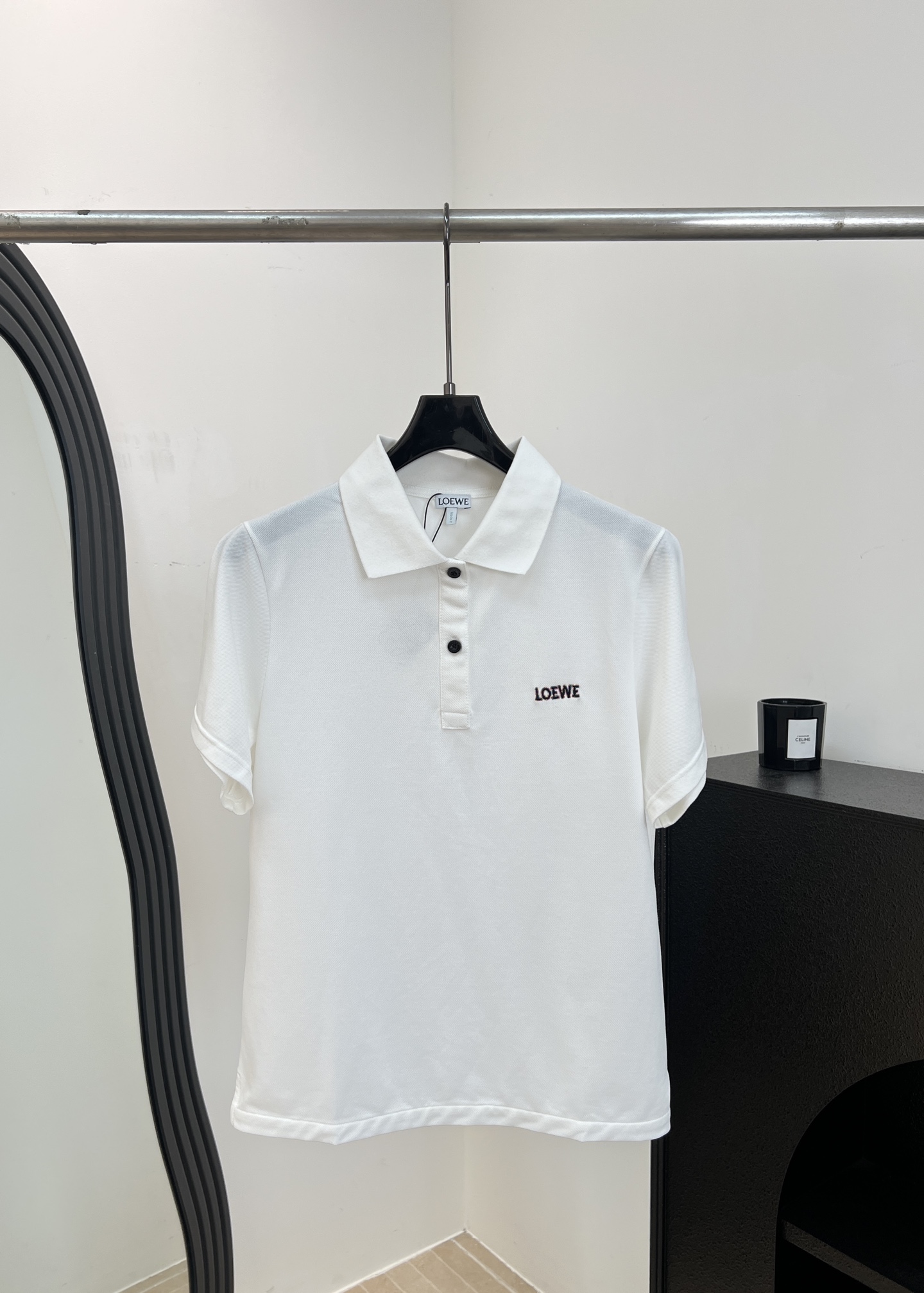 NO:878863,Loew* new spring and summer white lapel Polo shirt, made of imported mercerized piqué cotton, brand embroidery pattern on the left chest, classic lapel + slim fit, business casual fit, size S M L XL,, loewe, shirts,19860909Loew* 春夏新款 白色翻领Polo衬衫、采用进口丝光珠地棉、左胸品牌刺绣图案、经典翻领+修身剪裁、可商务 休闲版型 码数S M L XL,,loewe,shirts,,Women's clothing
