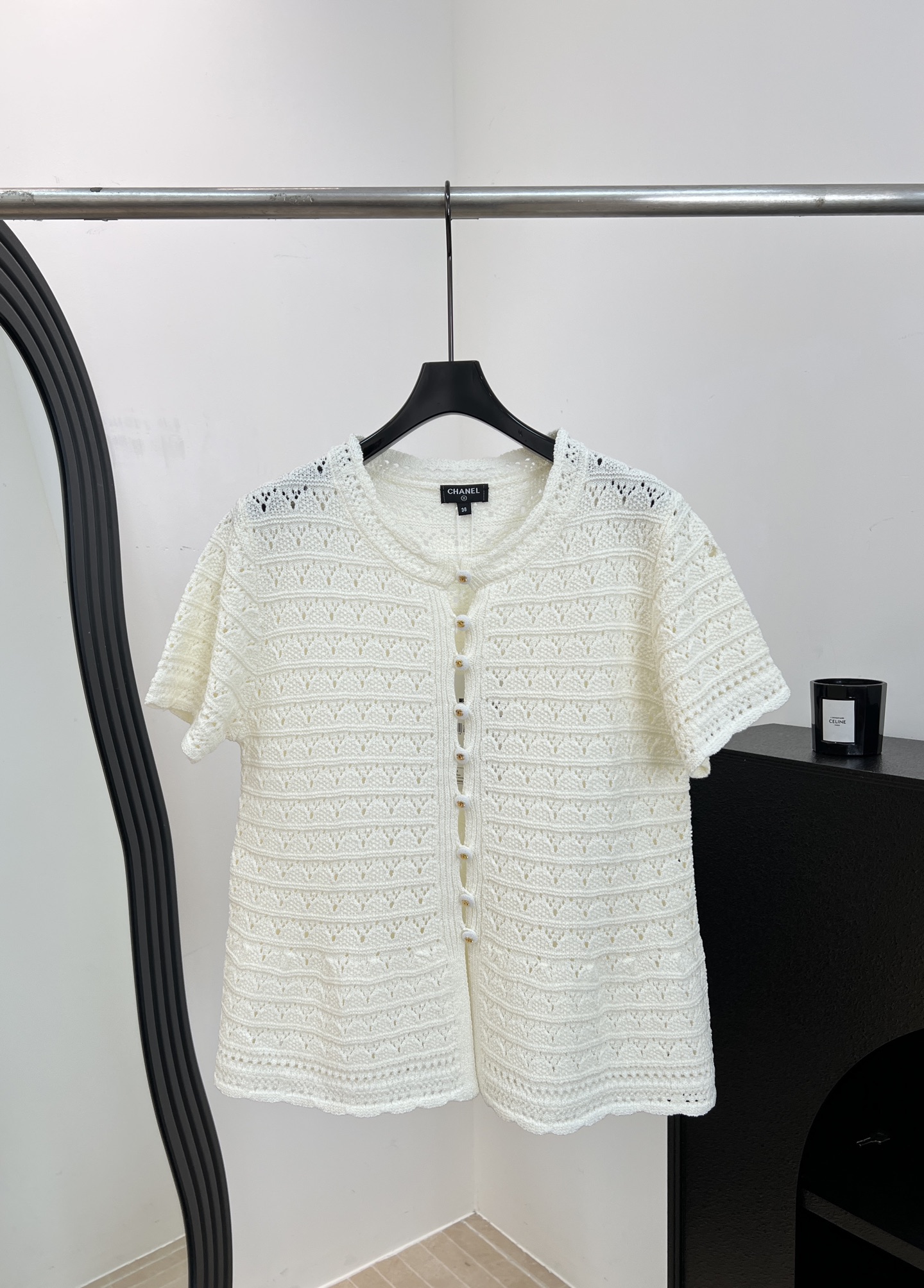 NO:886969,Chane* new spring and summer style hollow knitted short-sleeved cardigan, custom-made Tencel cotton blend, light and breathable, single-breasted design, hollow texture for full layering, loose fit, size S M L,,chanel,T-shirt,19860909Chane* 春夏新款 镂空针织短袖开衫、定制天丝棉混纺轻薄透气、单排扣设计、镂空纹理让层次感满满、宽松版型 码数S M L,,chanel,T-shirt,,Women's clothing