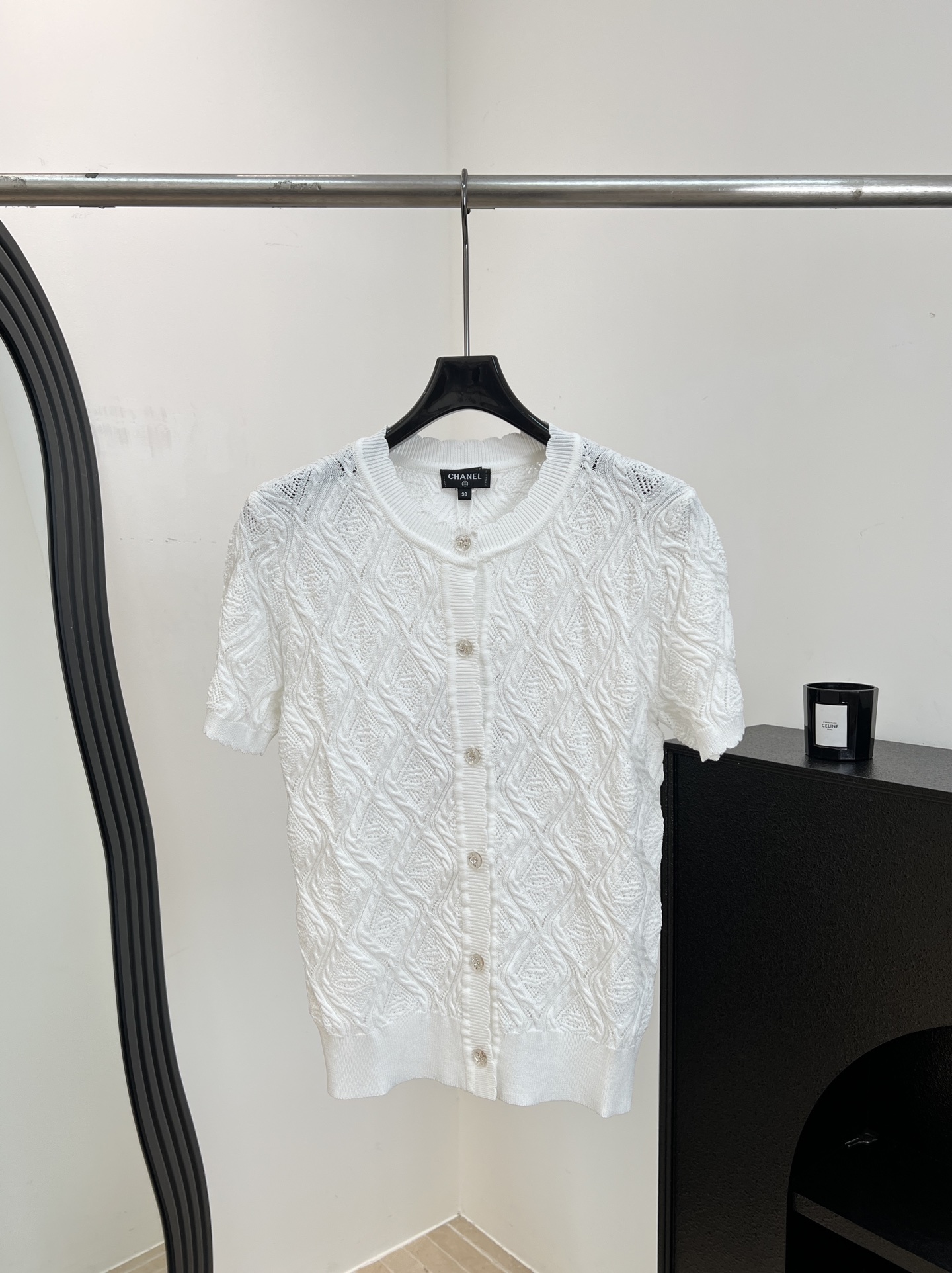 NO:908060,Chane* new spring and summer style hollow knitted short-sleeved cardigan, made of Tencel cotton blended texture, hollow design, breathable and light, round neck + button placket, super layered pattern, casual fit, size S M L,,chanel,T-shirt,19860909Chane* 春夏新款 镂空针织短袖开衫、采用天丝棉混纺肌理镂空设计、透气又轻盈、圆领+纽扣开襟、花纹超有层次感、休闲版型 码数S M L,,chanel,T-shirt,,Women's clothing