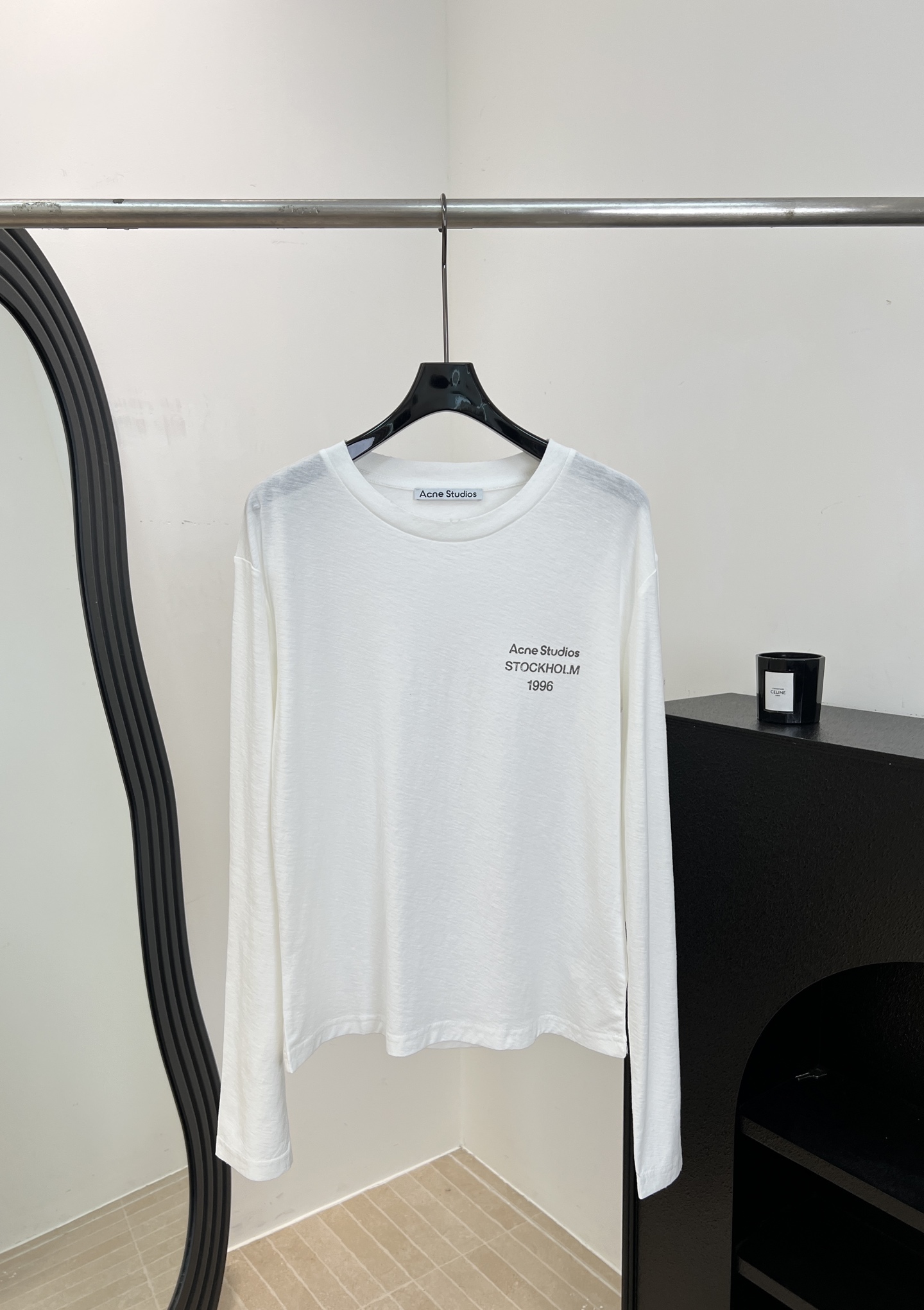 NO:909985,Acne Studio* spring and summer new style 1996 printed round neck long-sleeved T, with logo artwork and frayed rib collar, cotton and linen fabric upper body is light and comfortable, casual fit, size S M L,,acne studios,dior,19860909Acne Studio* 春夏新款 1996印花圆领长袖T、带有标志艺术品和磨破罗纹领口、棉麻的面料上身轻薄舒适、休闲版型 码数S M L,,acne studios,dior,,Women's clothing