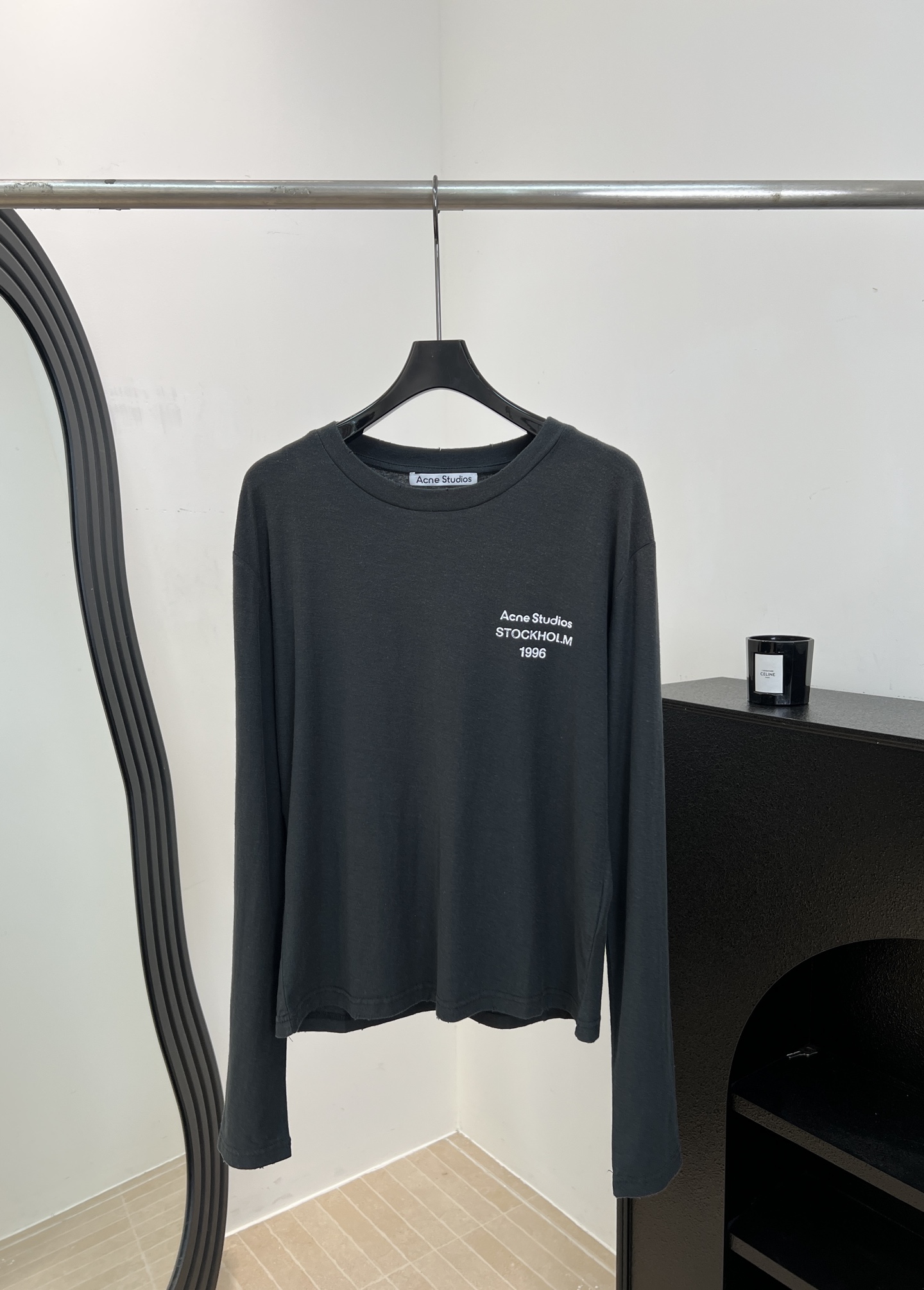 NO:887921,Acne Studio* spring and summer new style 1996 printed round neck long-sleeved T, with logo artwork and frayed rib collar, cotton and linen fabric upper body is light and comfortable, casual fit, size S M L,,acne studios,dior,19860909Acne Studio* 春夏新款 1996印花圆领长袖T、带有标志艺术品和磨破罗纹领口、棉麻的面料上身轻薄舒适、休闲版型 码数S M L,,acne studios,dior,,Women's clothing