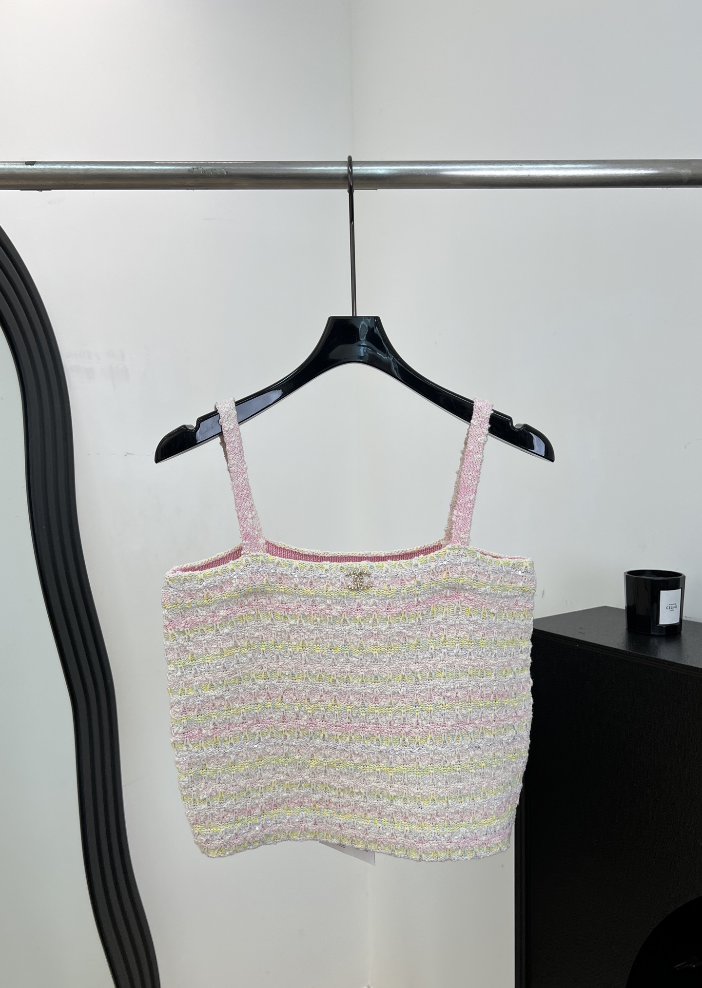 NO:889873,Chane* new spring and summer style classic tweed halter top, made of wool blended fabric, pink, white and yellow stripes design, metal double C logo on the front, suspender style, casual fit Size S M L,,chanel,19860909Chane* 春夏新款 经典粗花呢吊带上衣、采用羊毛混纺面料、粉白黄条纹设计、正面金属双C标志、吊带款式、休闲版型 码数S M L,,chanel,,Women's clothing