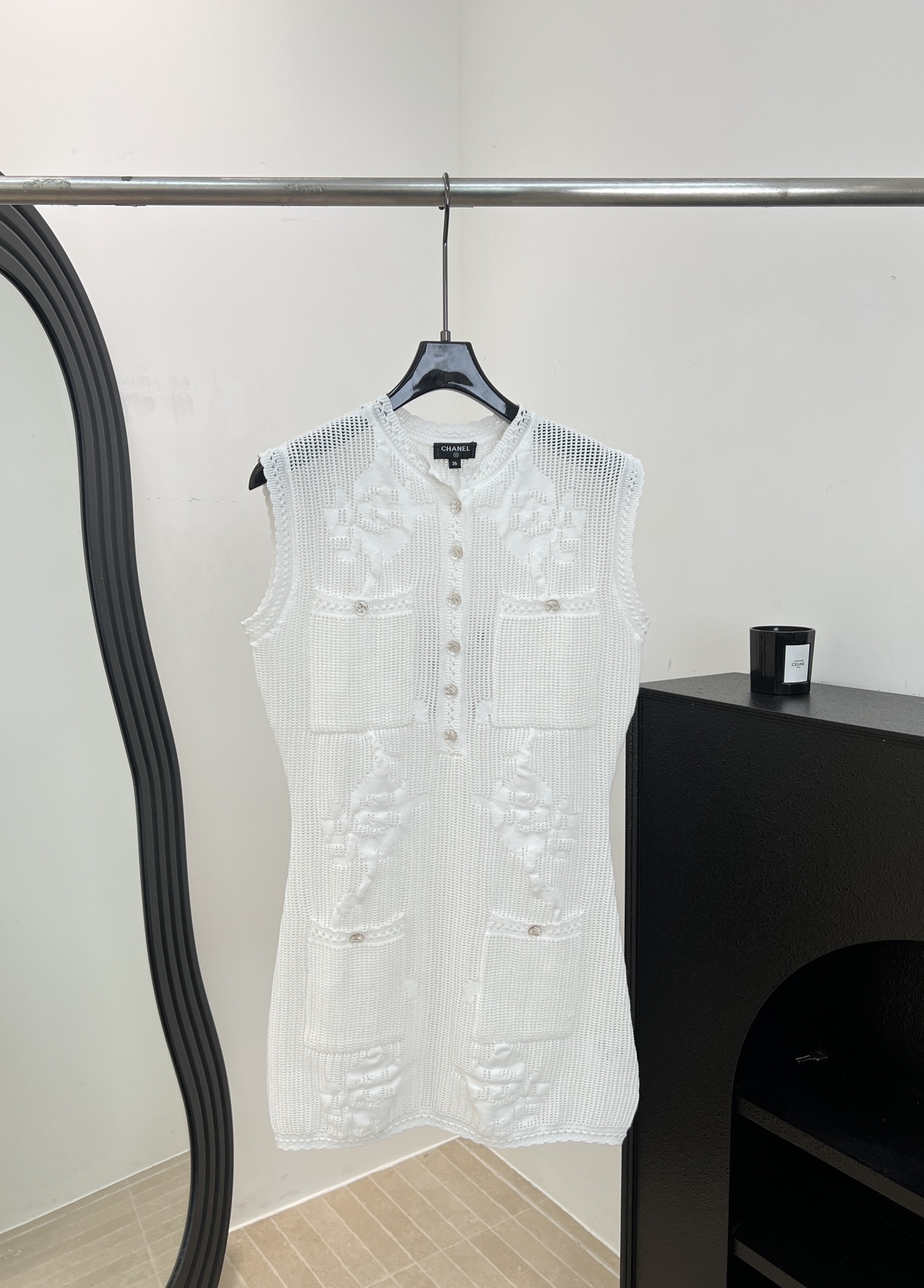 NO:891367,Chane* new spring and summer style sleeveless knitted dress, Tencel cotton blended fabric, simple and elegant hollow design, multiple buttons + decorative pockets on the front, three-dimensional floral embroidery, casual fit, size S M L,,chanel,skirts,19860909Chane* 春夏新款 无袖针织连衣裙,天丝棉混纺面料、镂空设计简约优雅、正面多颗纽扣+装饰口袋、立体花卉刺绣、休闲版型 码数S M L,,chanel,skirts,,Women's clothing
