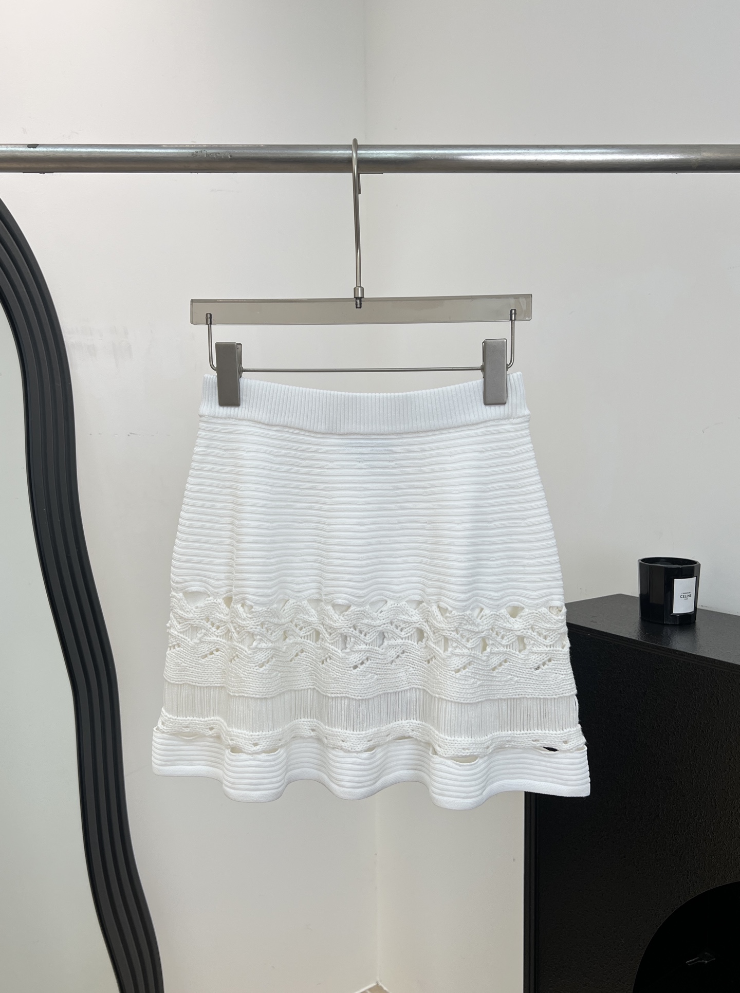 NO:891369,Chane* new spring and summer style white crochet skirt, made of Tencel knitted fabric, hollow crochet pattern on the hem, high waist design to modify body proportions, casual fit, size S M L,,chanel,skirts,19860909Chane* 春夏新款 白色钩织半身裙、采用天丝针织面料、下摆裙身镂空钩织花纹、高腰设计修饰身材比例、休闲版型 码数S M L,,chanel,skirts,,Women's clothing