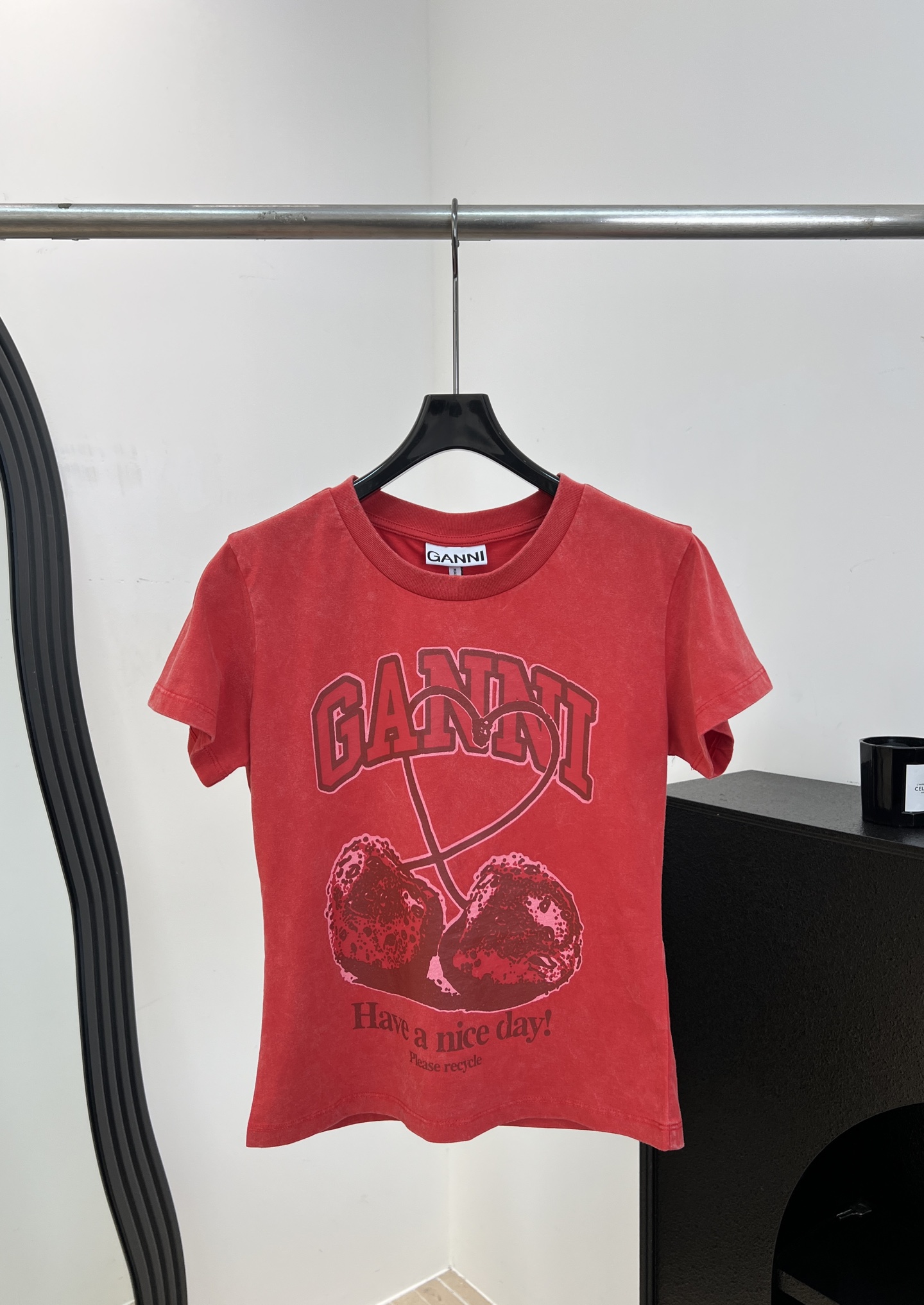 NO:892776,Gann* spring and summer new cotton cherry print short-sleeved T-shirt, true red, super energetic, retro letters + old cherry pattern on the chest, with 'Have a nice day!' words, slim fit, size S M L,, T-shirt, tees, t-shirt,19860909Gann* 春夏新款 棉质樱桃印花短袖T恤、正红色超显元气、胸前复古字母+做旧樱桃图案、搭配“Have a nice day！”字样、修身版型 码数S M L,,T-shirt,tees，t-shirt,,Women's clothing