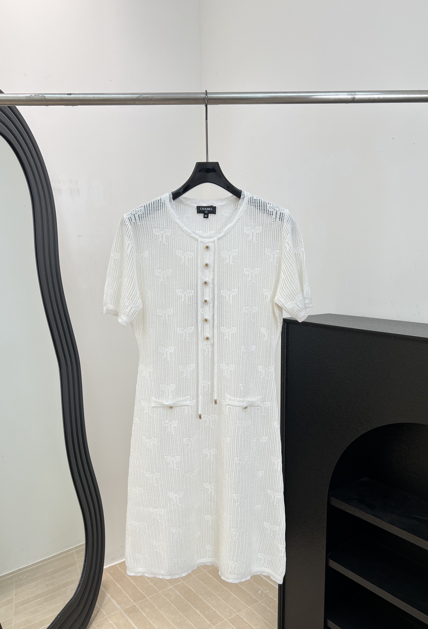 NO:925428,Chane* Early Autumn New Bow knitted dress, Tencel blended, light and breathable, super comfortable to wear in summer, short sleeves + round neck design, front button placket, ultra-delicate bow embroidery, moderate skirt length, casual fit, size S M L,,chanel,skirts,T-shirt,19860909Chane* 早秋新款 蝴蝶结针织连衣裙、天丝混纺轻薄透气、夏天穿超舒服、短袖+圆领设计、正面纽扣开襟、蝴蝶结刺绣超精致、裙摆长度适中、休闲版型 码数S M L,,chanel,skirts,T-shirt,,Women's clothing