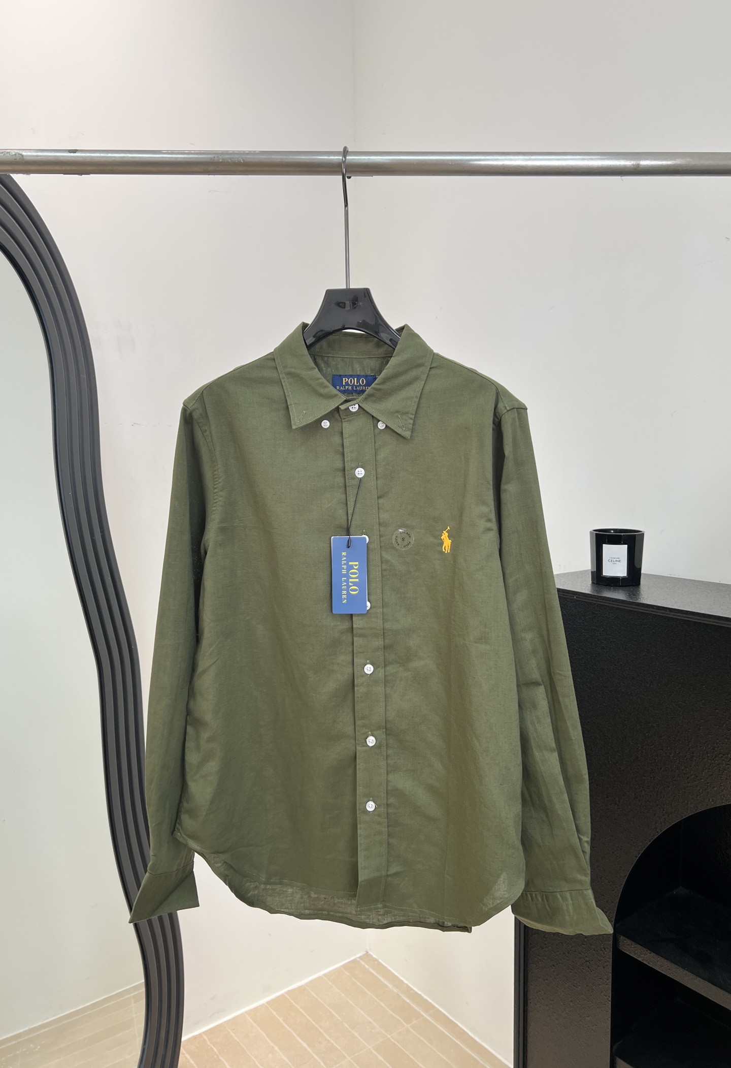 NO:925358,Ralph Laure* Ralph Lauren's new early autumn solid color linen shirt, made of linen fabric, which is lighter and thinner, with pony embroidery logo on the chest, casual fit, size S M L XL,, loro piana, shirts,19860909Ralph Laure* 拉夫劳伦 早秋新款 纯色亚麻衬衫、采用亚麻面料更轻薄、胸前小马刺绣标点缀、休闲版型 码数S M L XL,,loro piana,shirts,,Women's clothing