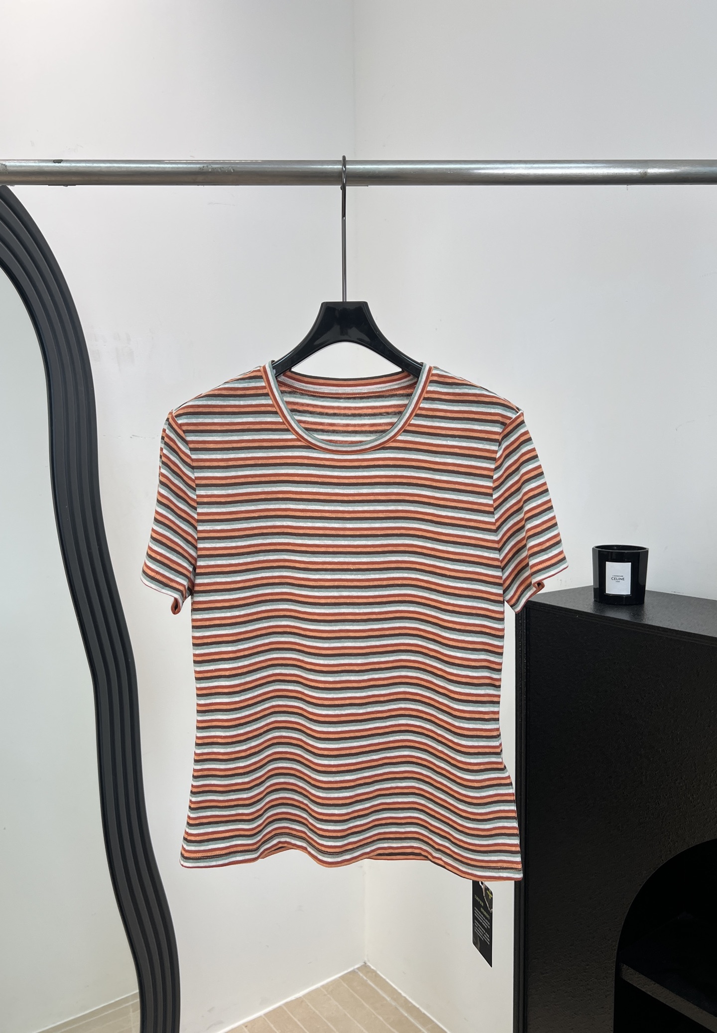 NO:934522,Brand new spring and summer style hemp blended slim striped short-sleeved T-shirt, full of retro feel, hemp fabric is soft and skin-friendly, super breathable and not sweaty in summer, contrasting color hemming details on the collar, casual fit, size S M L,, T-shirt, tees, t-shirt,19860909品牌 春夏新款 汉麻混纺修身条纹短袖T恤、复古感满满、汉麻面料柔软亲肤、夏天穿超透气不闷汗必、领口撞色包边细节、休闲版型 码数S M L,,T-shirt,tees，t-shirt,,Women's clothing