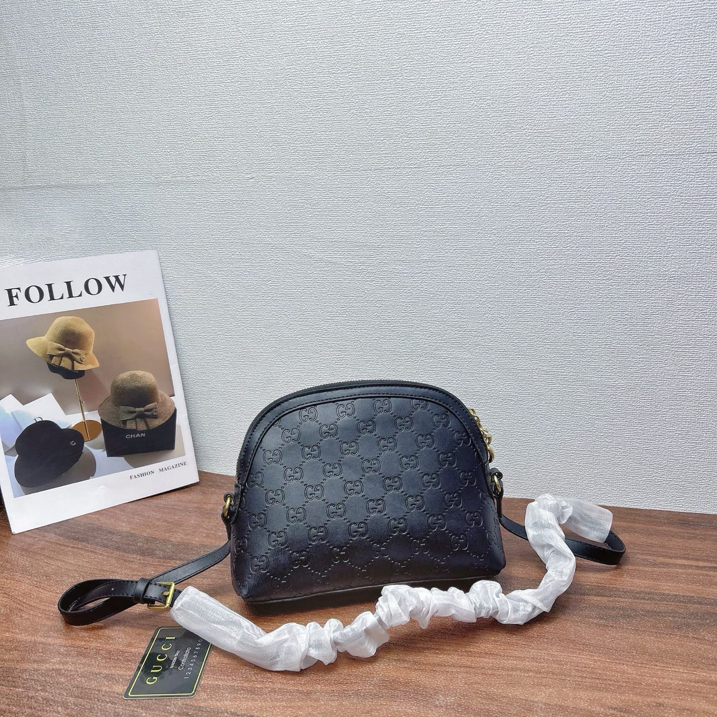 P200
三件套 古驰 gucci
手提托特包+贝壳包+钱包 3件套组合

尺寸：大30x25cm，中23x19cm，小20x10cm.