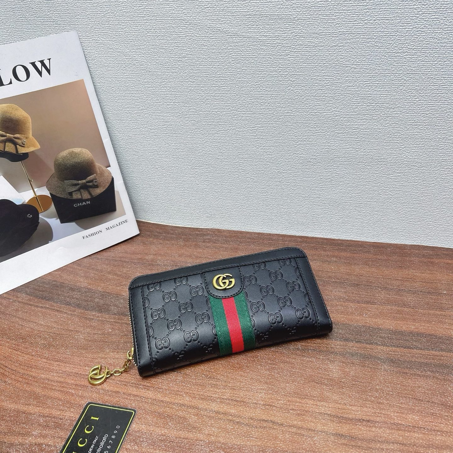 P200
三件套 古驰 gucci
手提托特包+贝壳包+钱包 3件套组合

尺寸：大30x25cm，中23x19cm，小20x10cm.