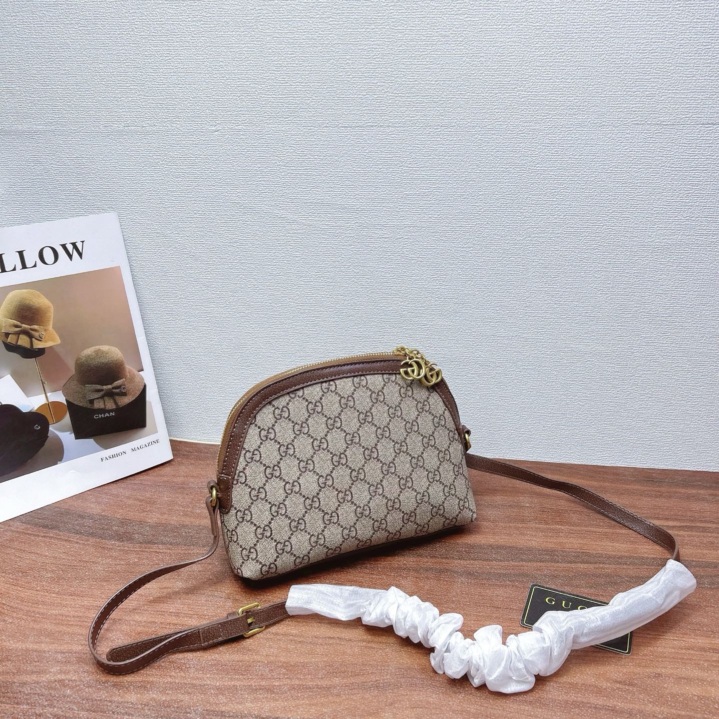 P200
三件套 古驰 gucci
手提托特包+贝壳包+钱包 3件套组合

尺寸：大30x25cm，中23x19cm，小20x10cm.