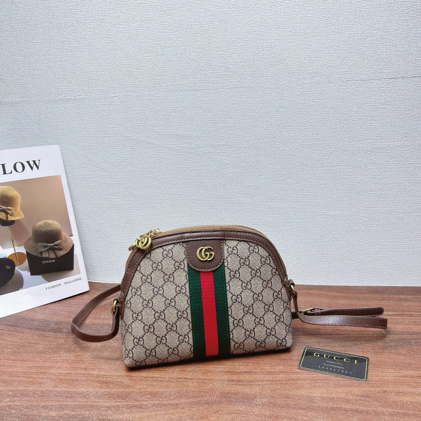 P200
三件套 古驰 gucci
手提托特包+贝壳包+钱包 3件套组合

尺寸：大30x25cm，中23x19cm，小20x10cm.