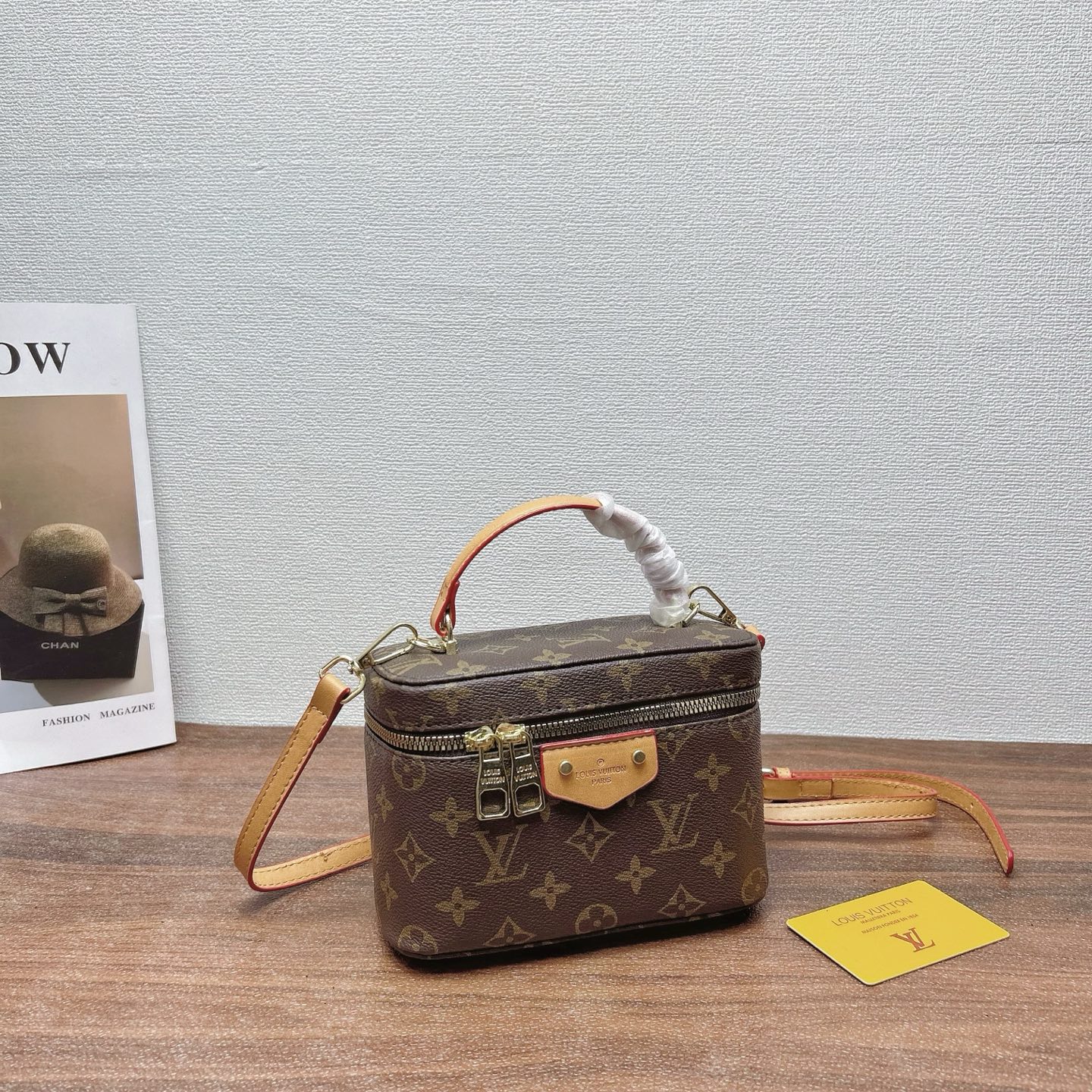  P160
三件套 lv
双肩包+化妆包+钱包 3件套组合
 
尺寸：大29x22cm，中18x13cm，小11x10cm.