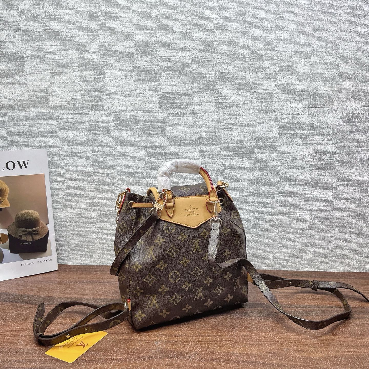  P160
三件套 lv
双肩包+化妆包+钱包 3件套组合
 
尺寸：大29x22cm，中18x13cm，小11x10cm.