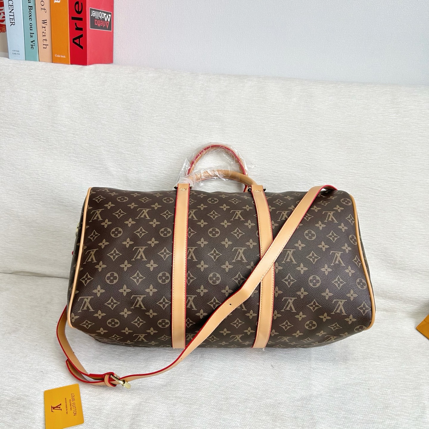 P200
三件套 lv
旅行袋+化妆箱+贝壳包 3件套组合
 
尺寸：大45x33cm，中23x16cm，小20x16cm.