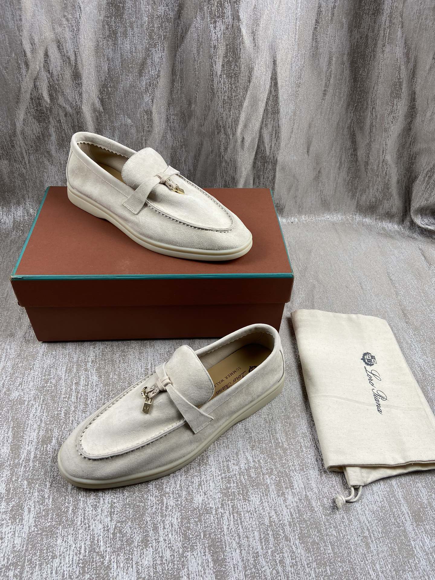 Loro Piana Skateboard Shoes Loafers Single Layer Shoes Sewing Rubber Sheepskin Fashion Low Tops