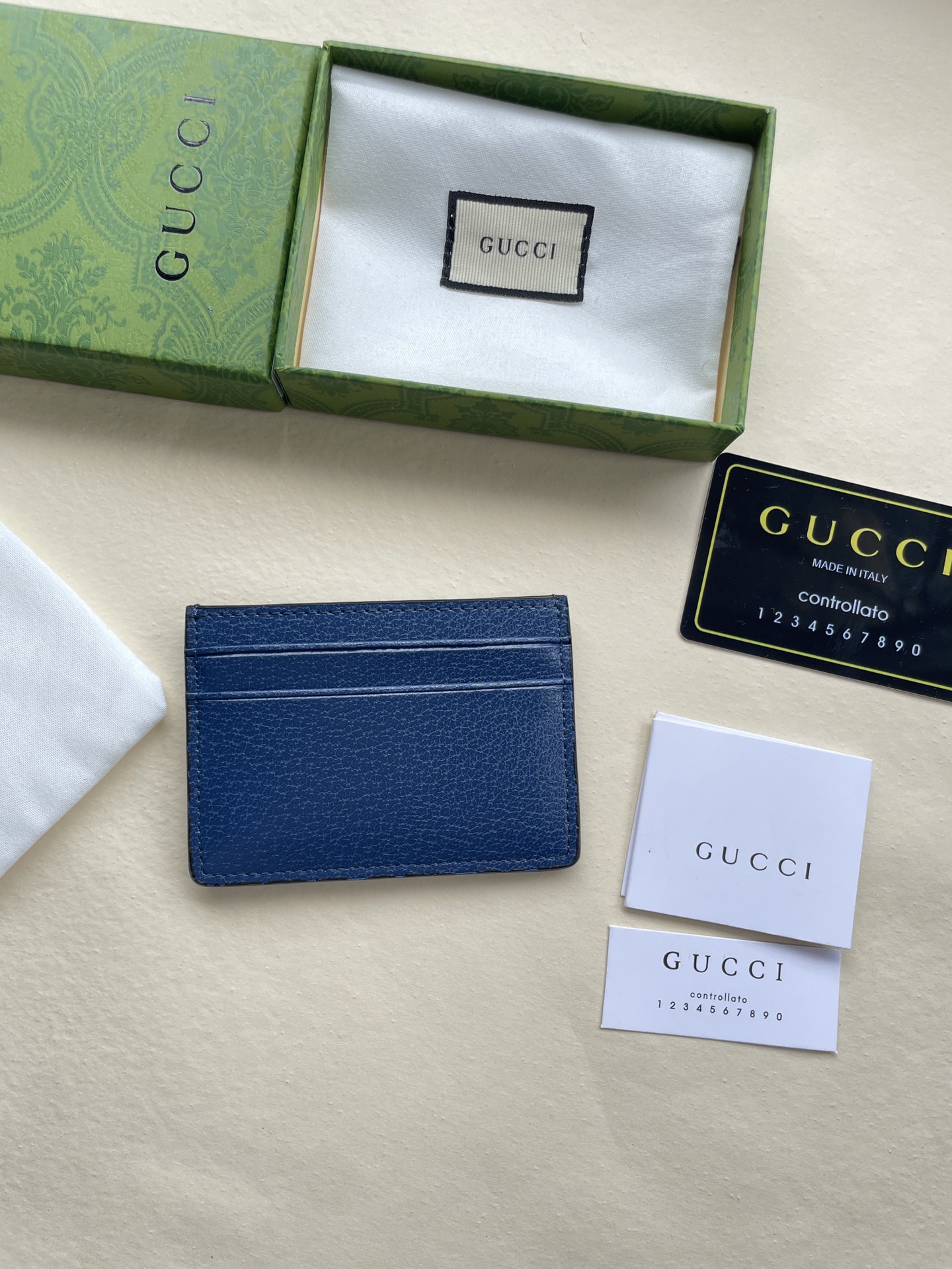 Gucci Bag Collection crafted with premium materials and signature design 2
