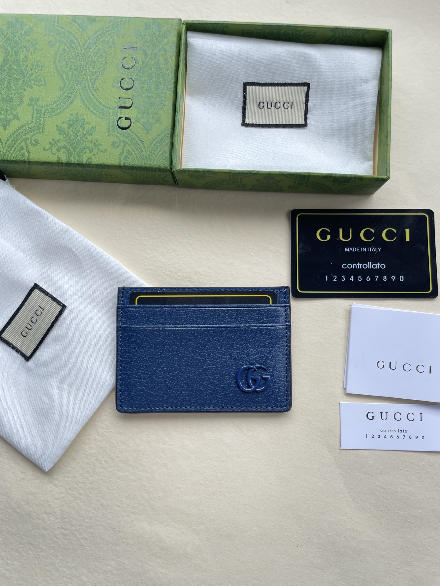 Gucci Bag Collection crafted with premium materials and signature design 3