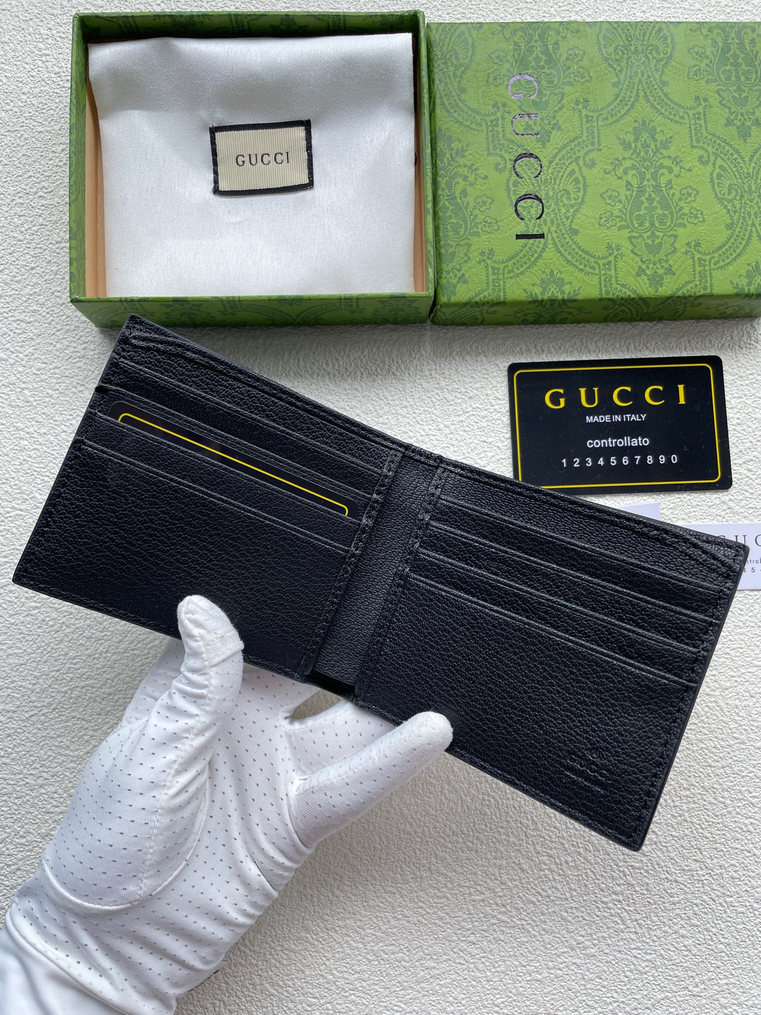 gucci #】🇮🇹短夹钱包匠心选用柔软黑色皮革制成,皮革呈现复古效果,金银属色调的互扣式双G细节 8