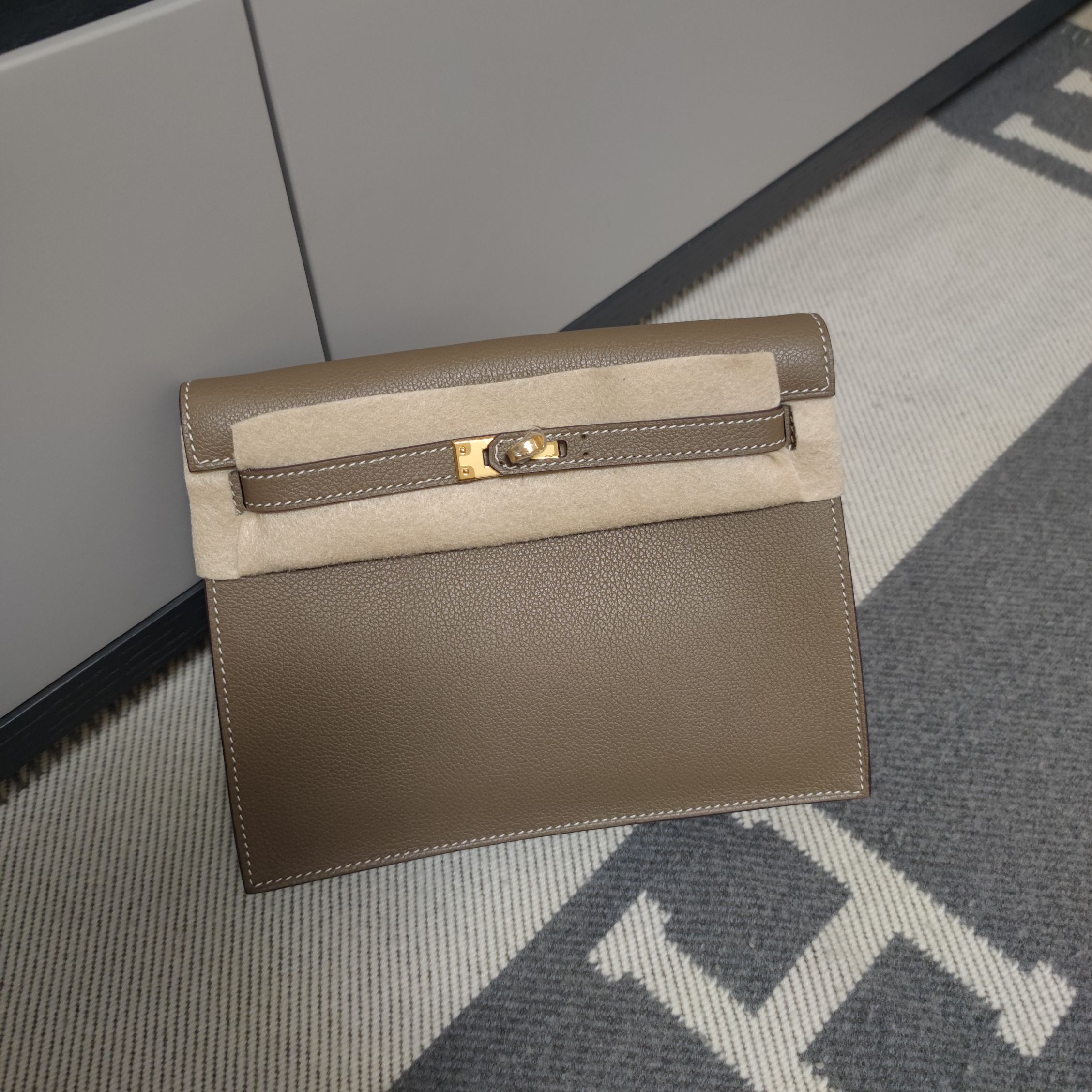 Hermes Kelly Diseñador
 Bolsos de mano Bolsos cruzados y bandoleras Ceniza de elefante Gris