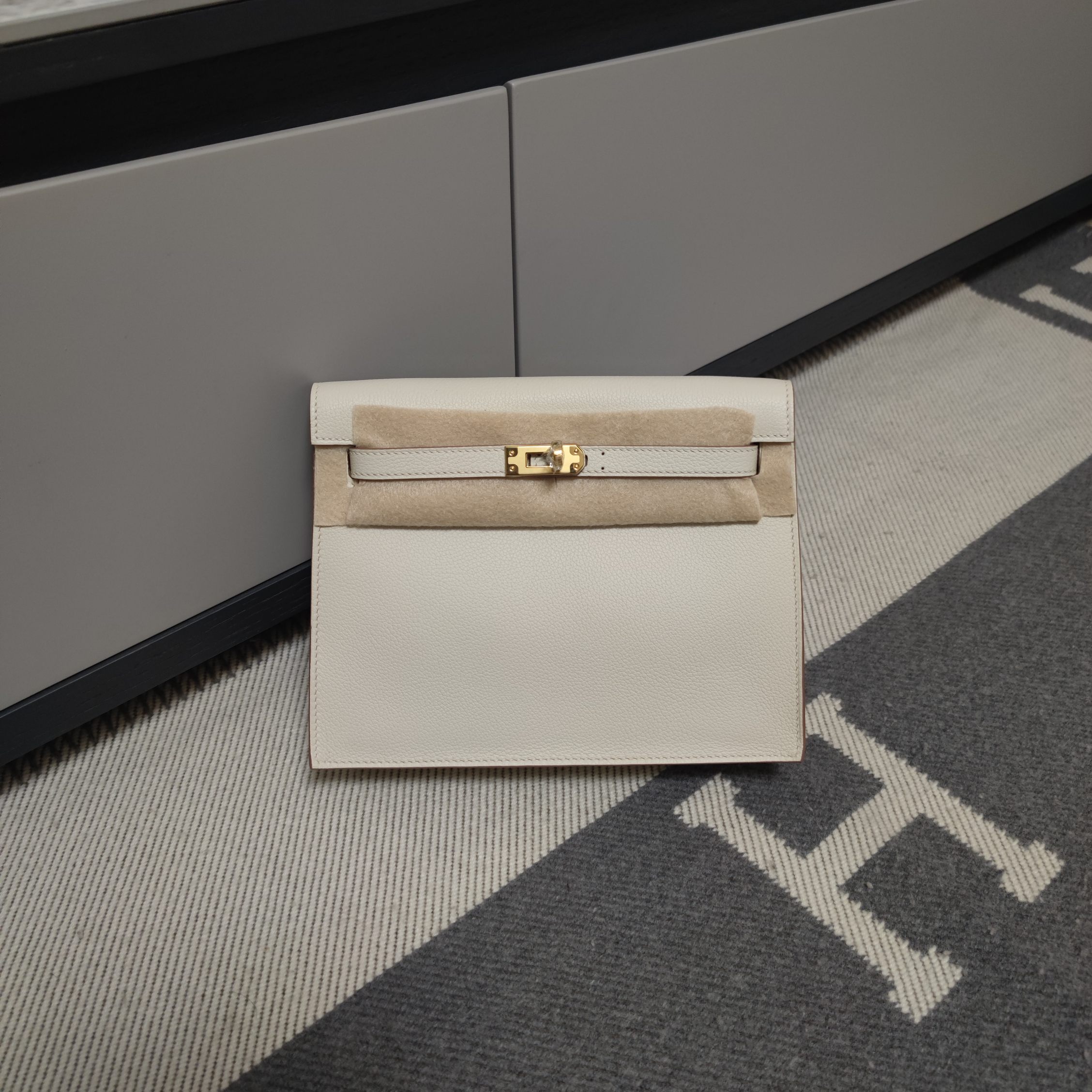 Hermes Kelly Bolsos de mano Bolsos cruzados y bandoleras Batido blanco Platino Blanco