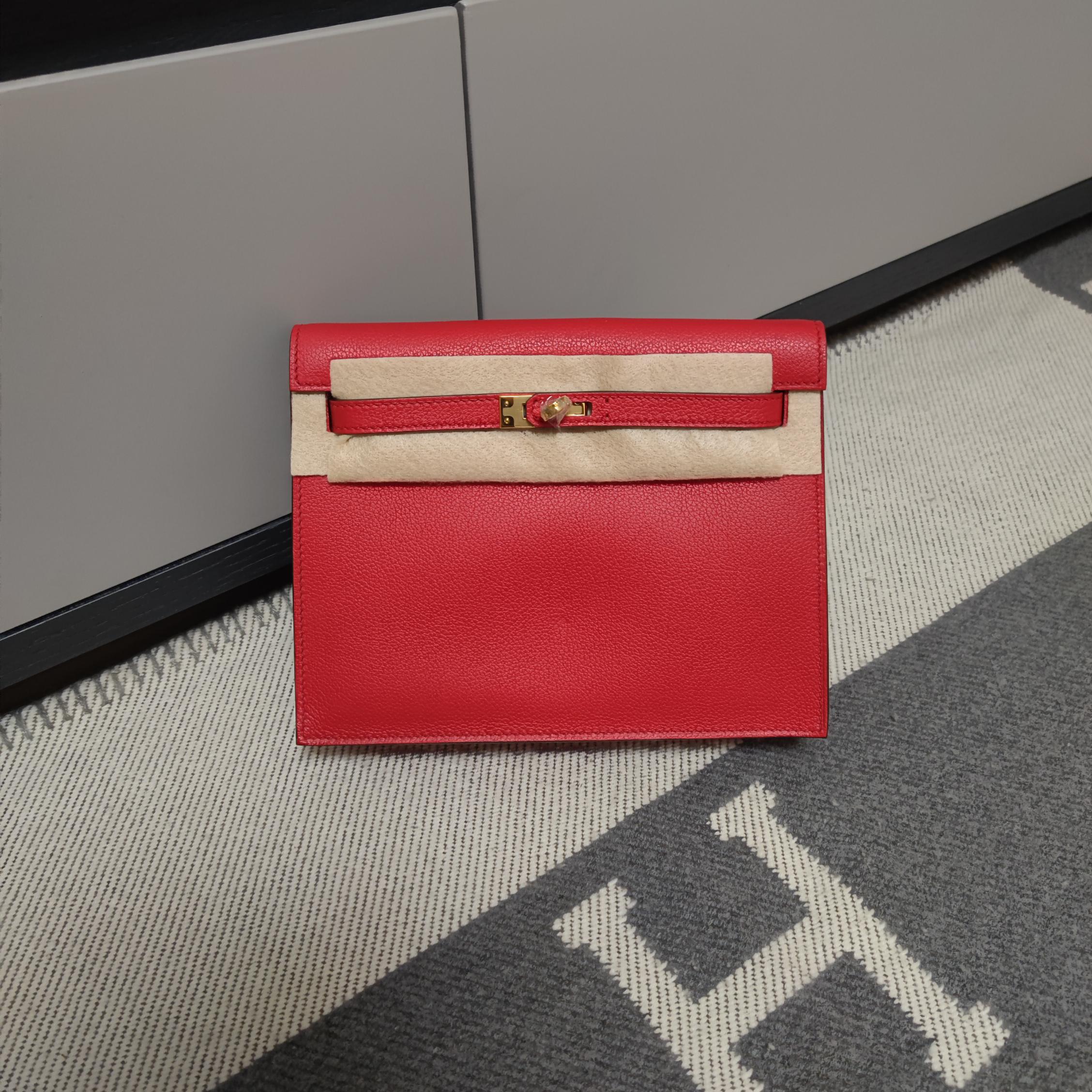 Hermes Kelly Bolsos de mano Bolsos cruzados y bandoleras Rojo Hardware plateado