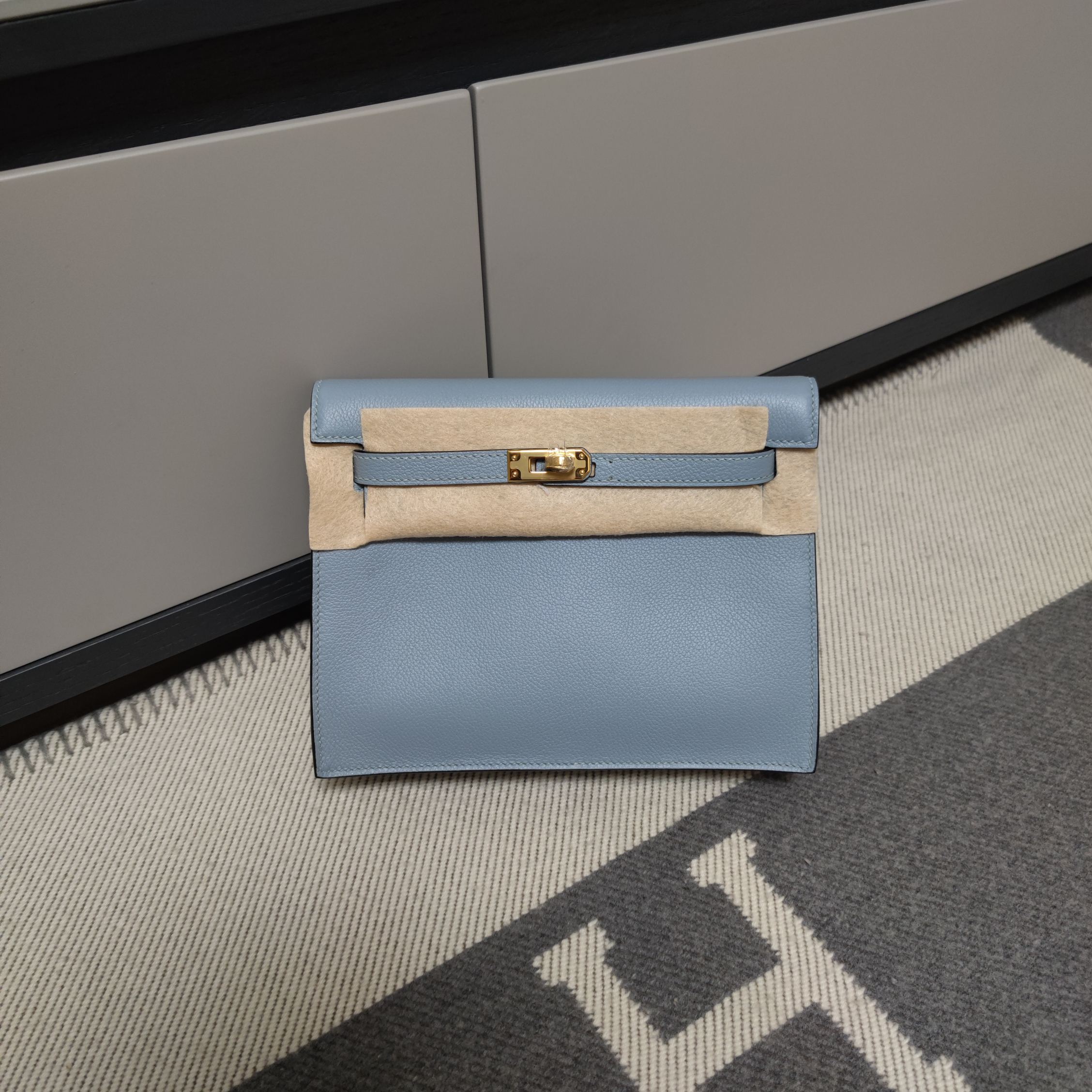 Hermes Kelly Bolsos de mano Bolsos cruzados y bandoleras Azul Hardware plateado Lino