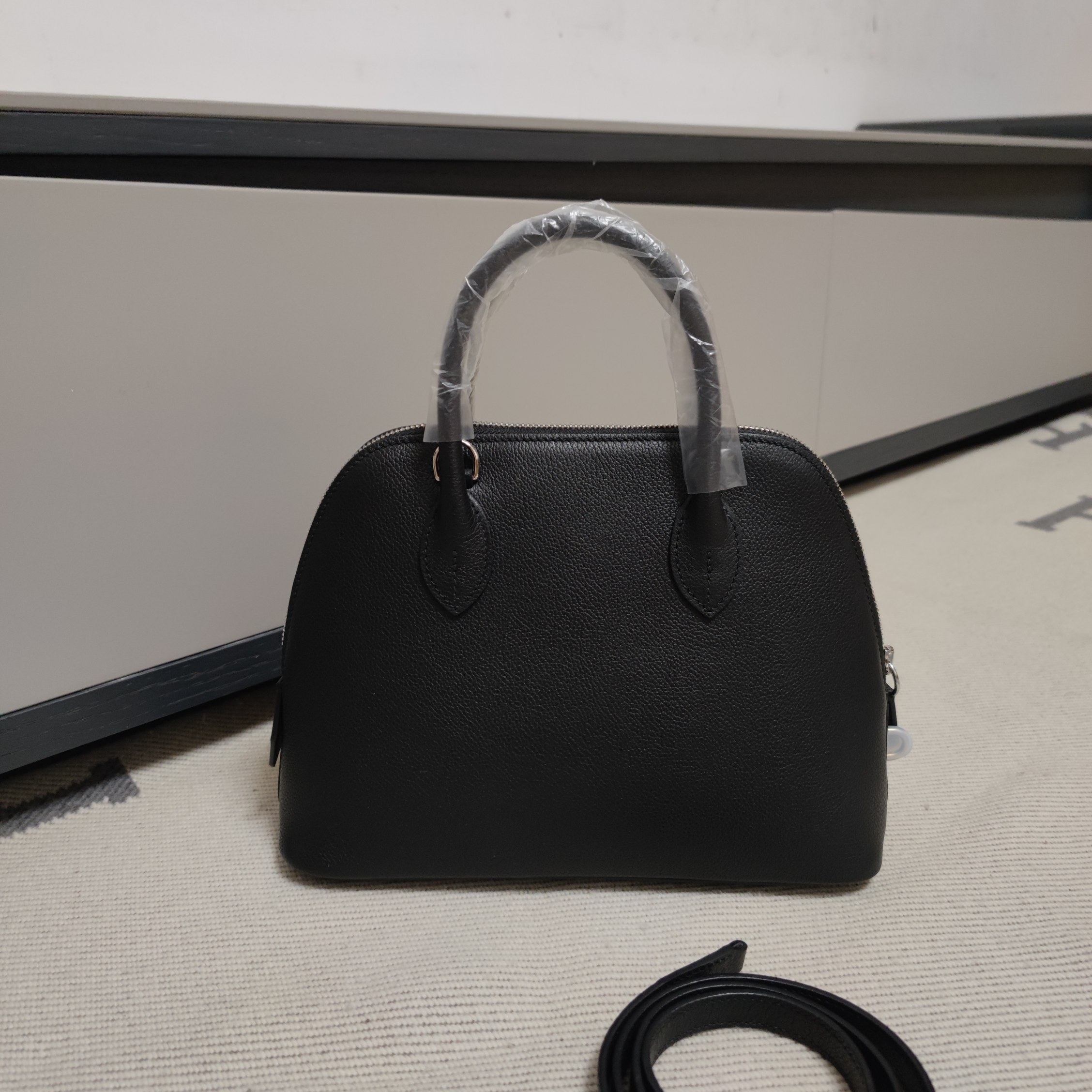 Bolide 25cm Evercolor Leather Black Handbag Silver Hardware 3 a1728398967816 3334
