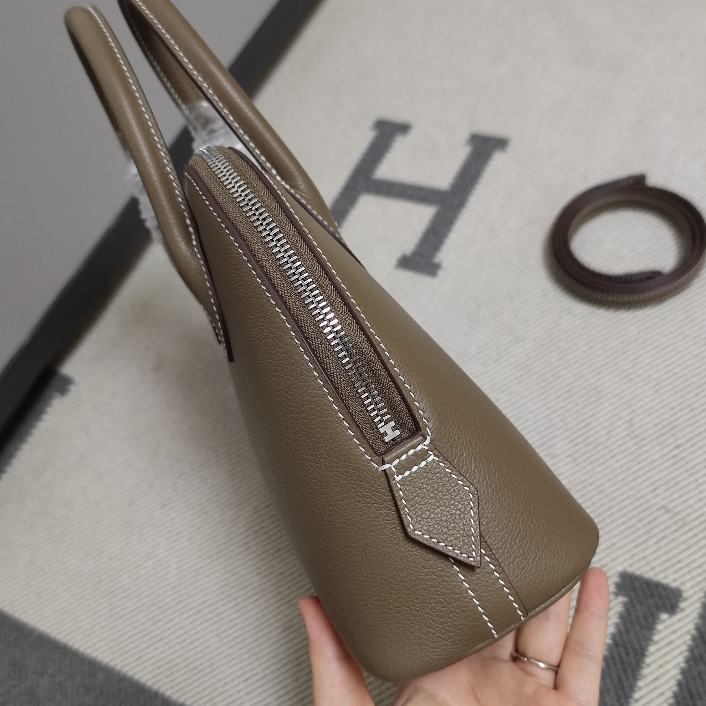 Bolide 25cm Evercolor Leather Bowling Bag - Elegant Elephant Gray with Silver Hardware 7 a1728401834619 5742