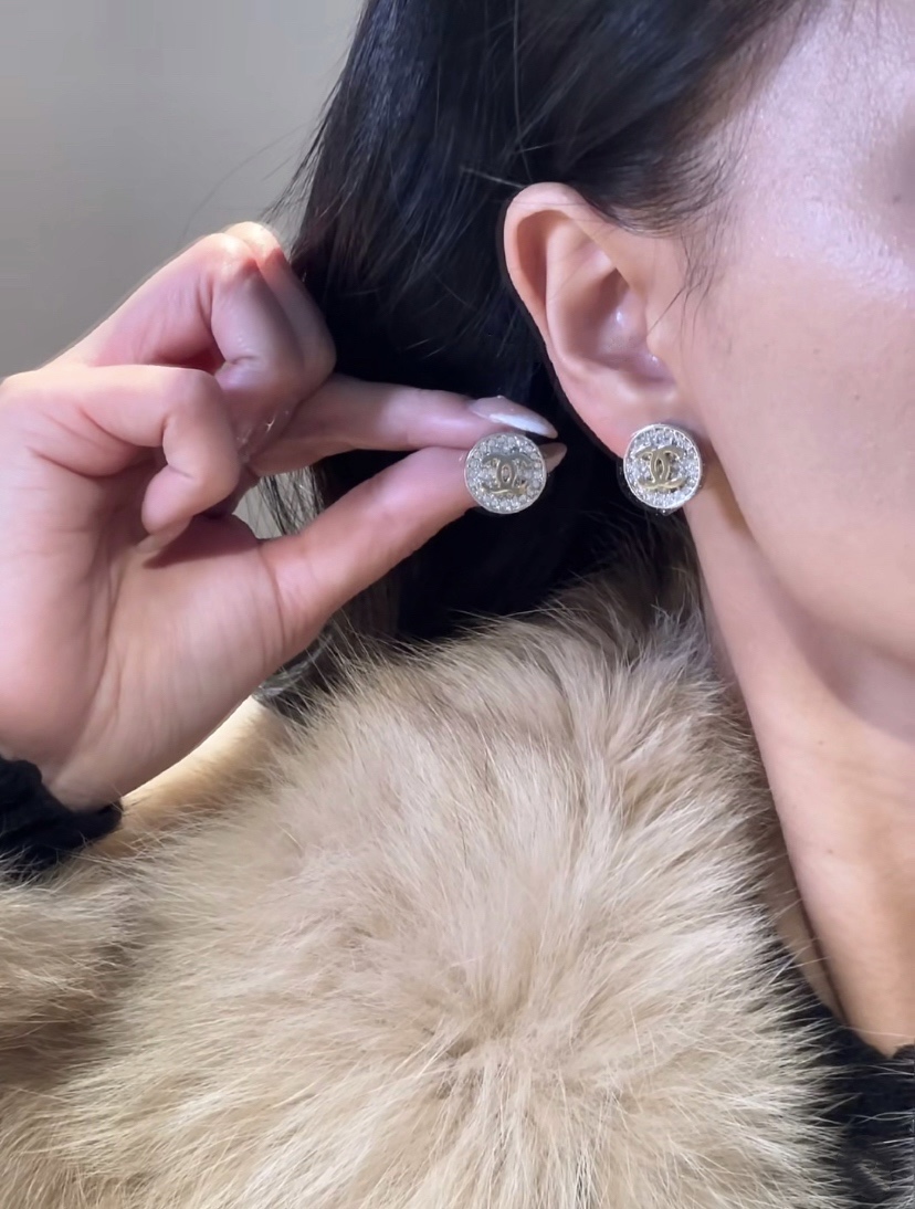 Chanel 香奈儿耳钉 爆上新