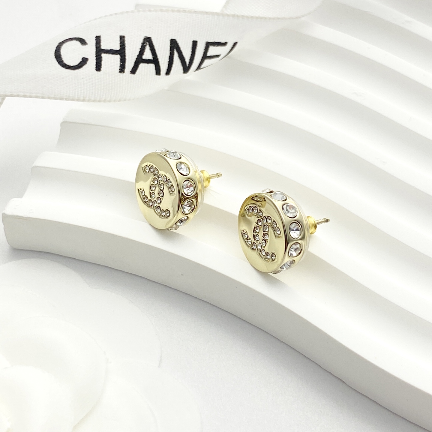 【Nuevo estilo de hoy】 Código E3343 0237825 🛍Los aretes Chanel son los más vendidos🔥Nueva llegada🆕🆕🆕 😎Pendientes d…