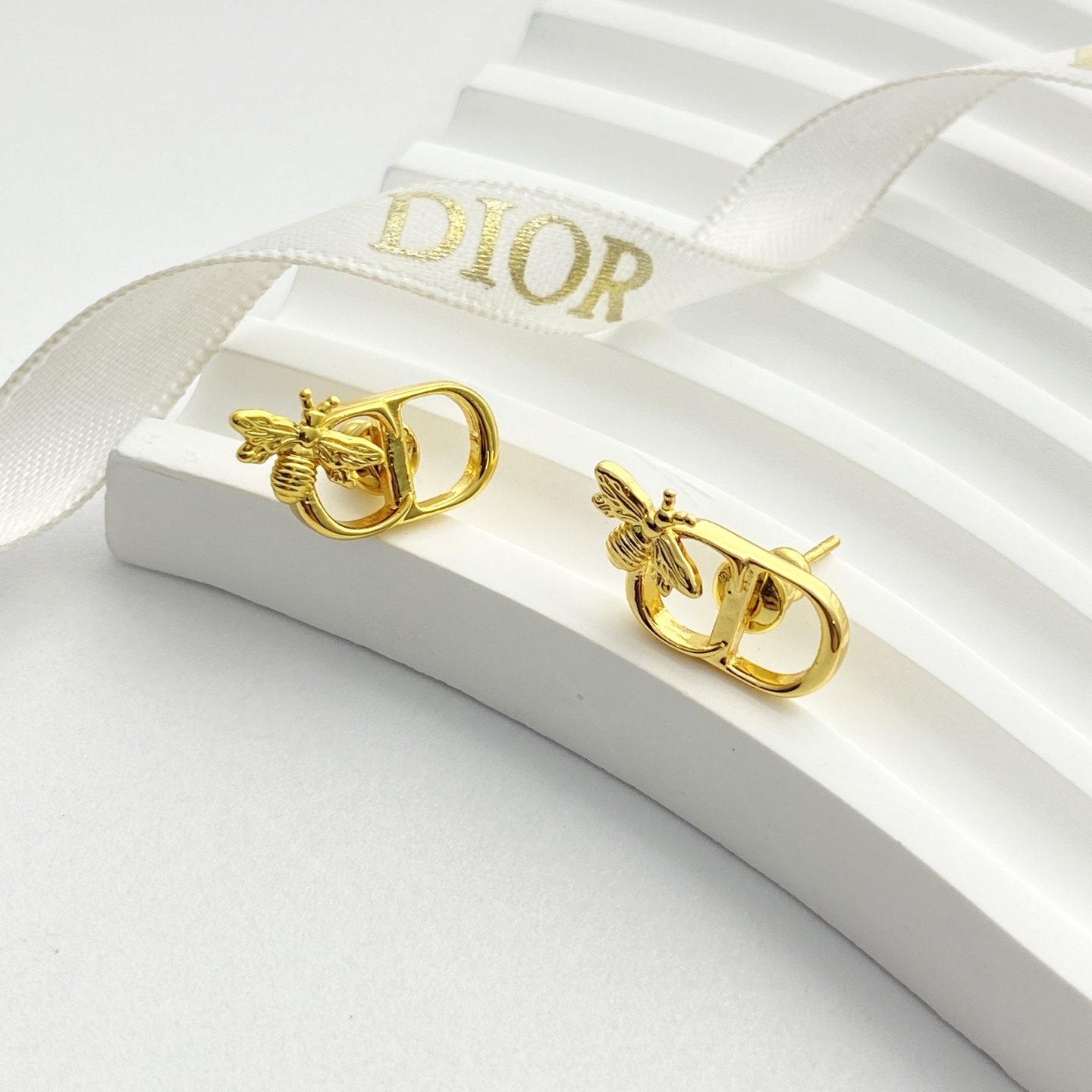 Dior DIOR耳钉 款火爆上新