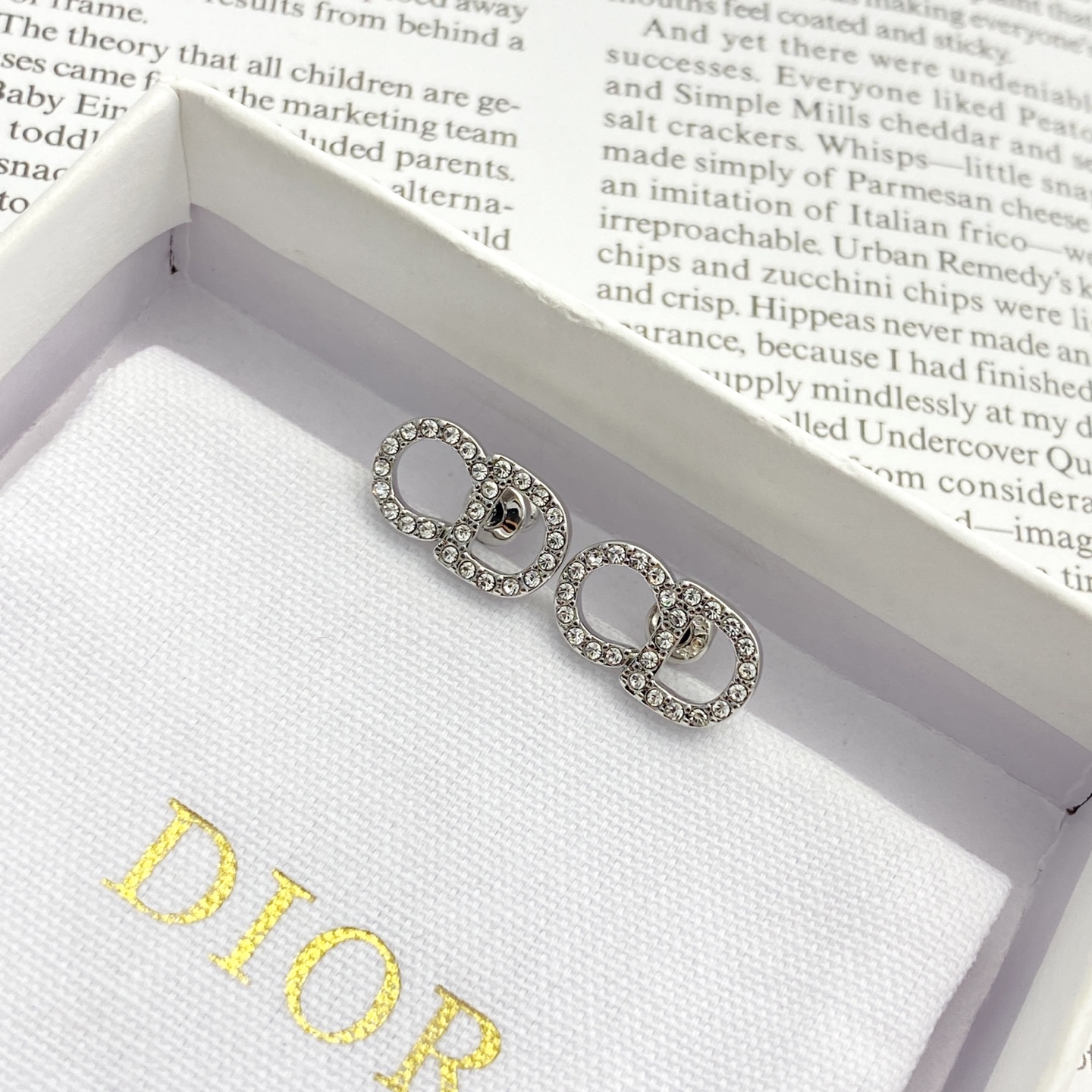Dior DIOR耳钉 款火爆上新